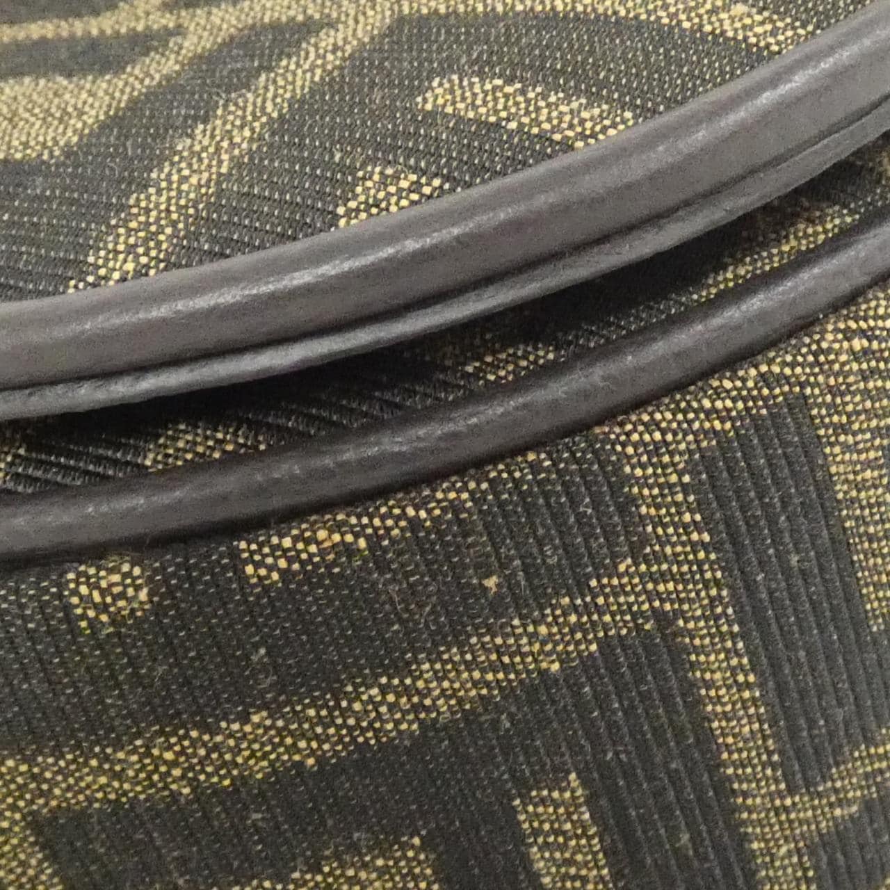 フェンディ  カ モン スモール 8BS082 AQ08 ショルダーバッグ