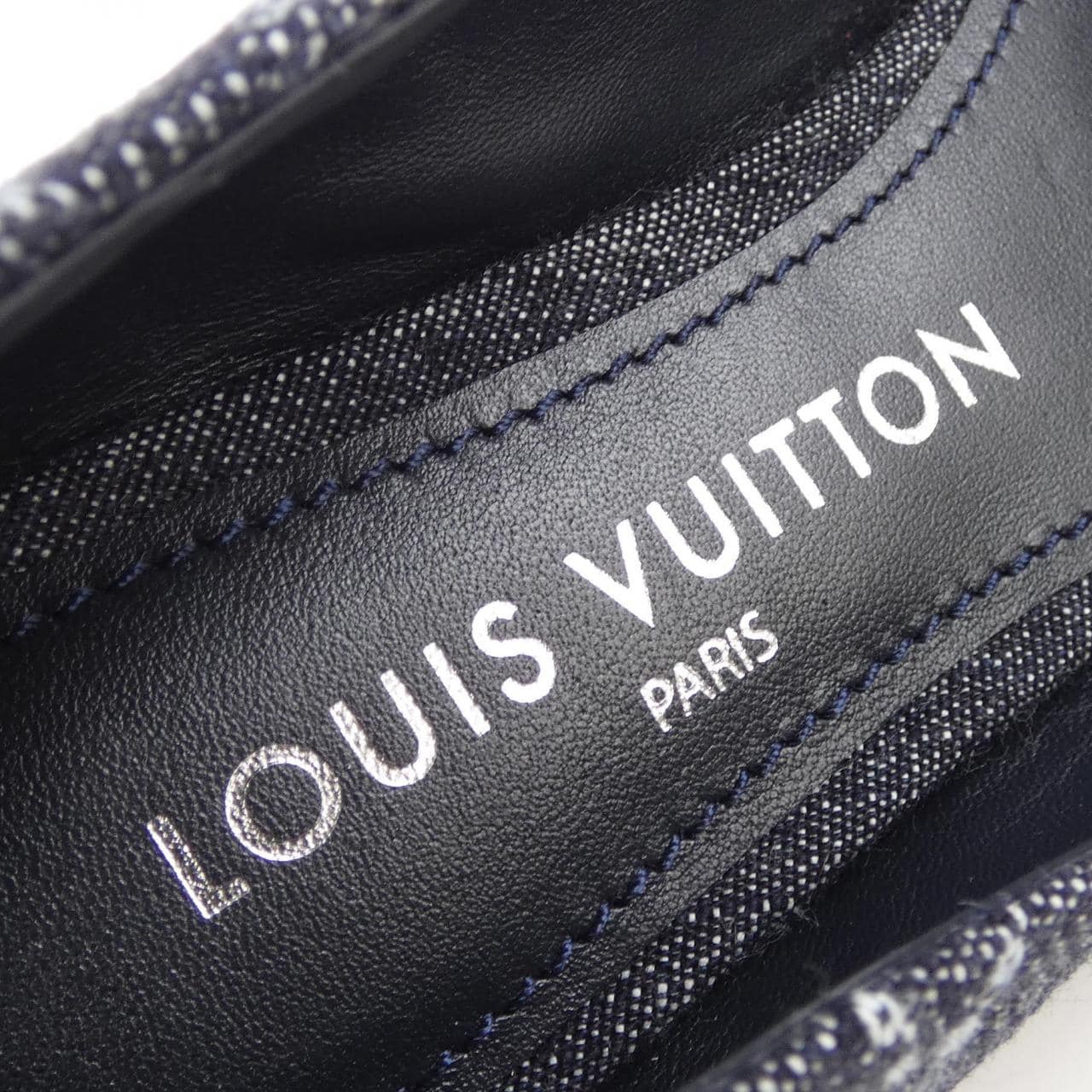 LOUIS VUITTON VUITTON flat shoes
