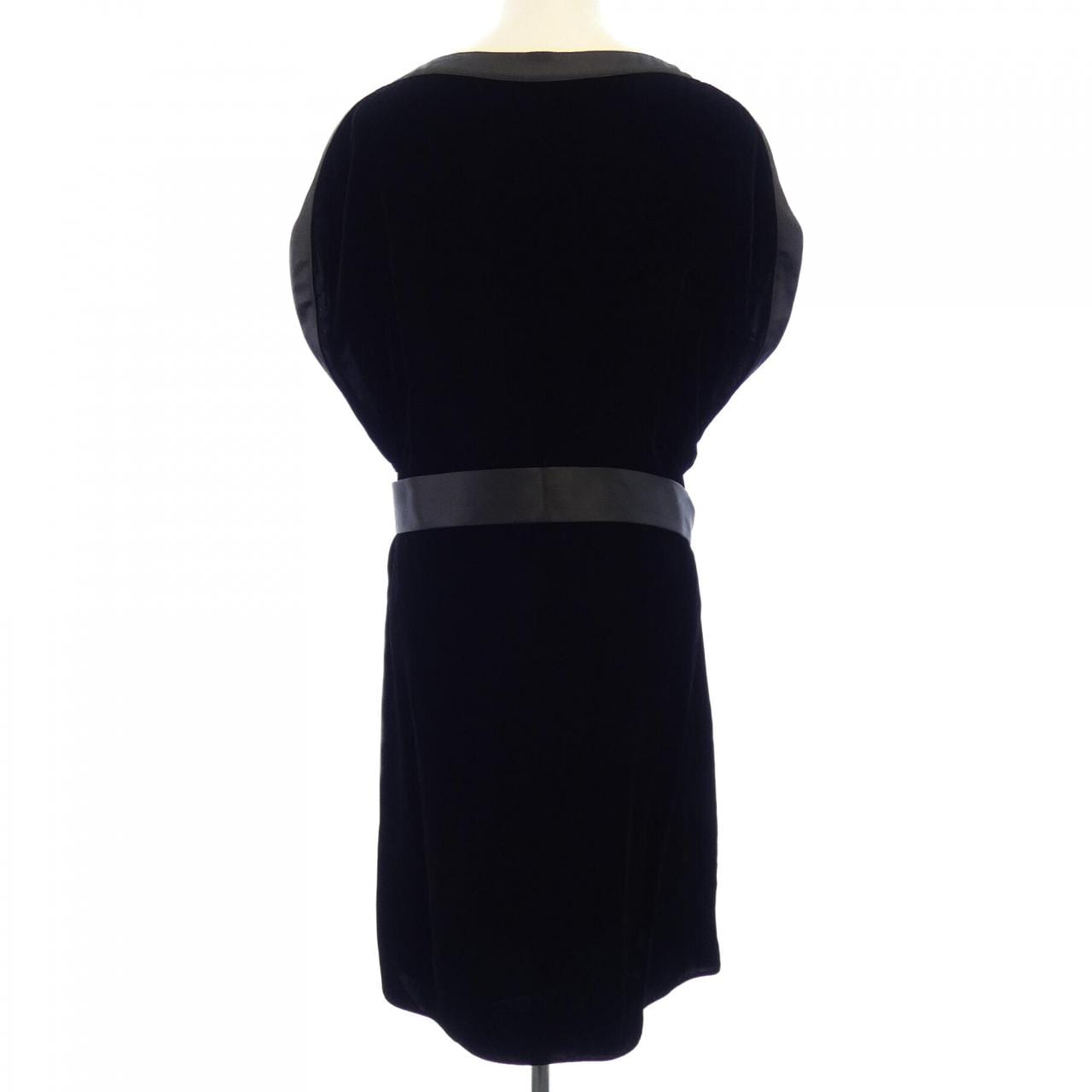 エンポリオアルマーニ EMPORIO ARMANI ワンピース