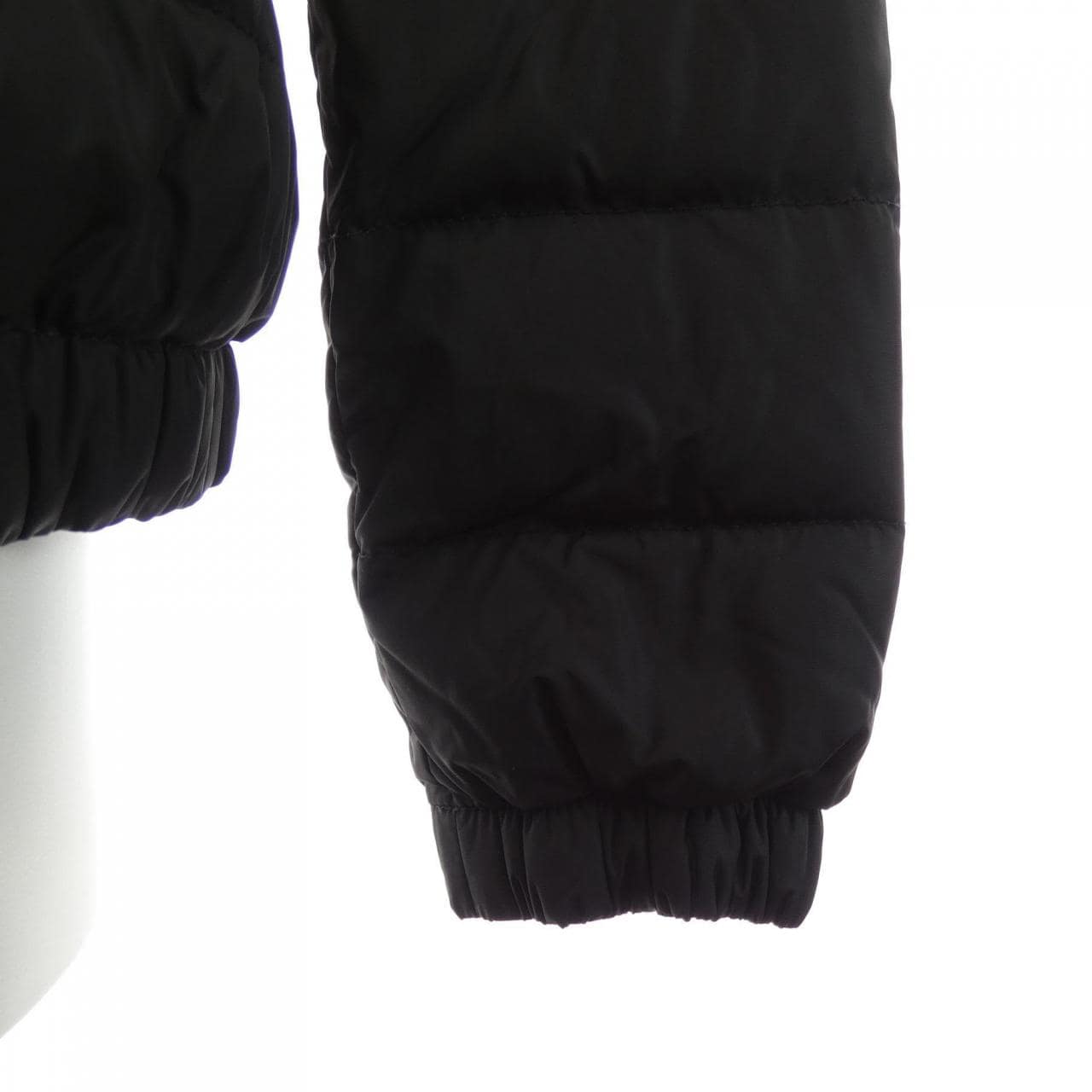 モンクレール MONCLER SANGLIER ダウンジャケット