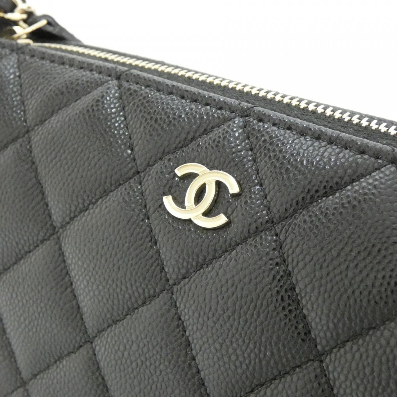 シャネル タイムレスクラシック ライン AP4704 チェーンクラッチ