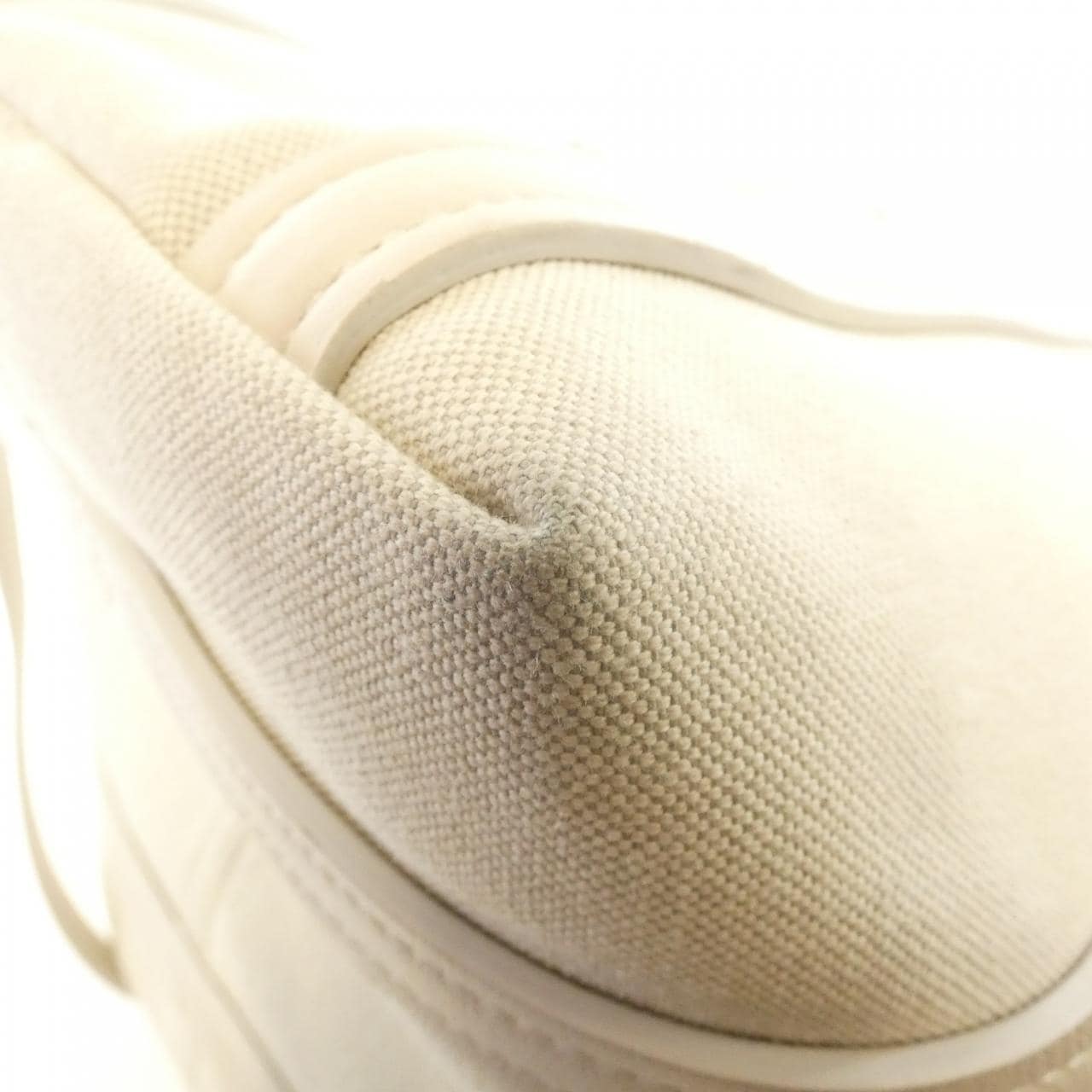 バレンシアガ エブリデイ スモール ノース サウス 672791 2AAF5 バッグ