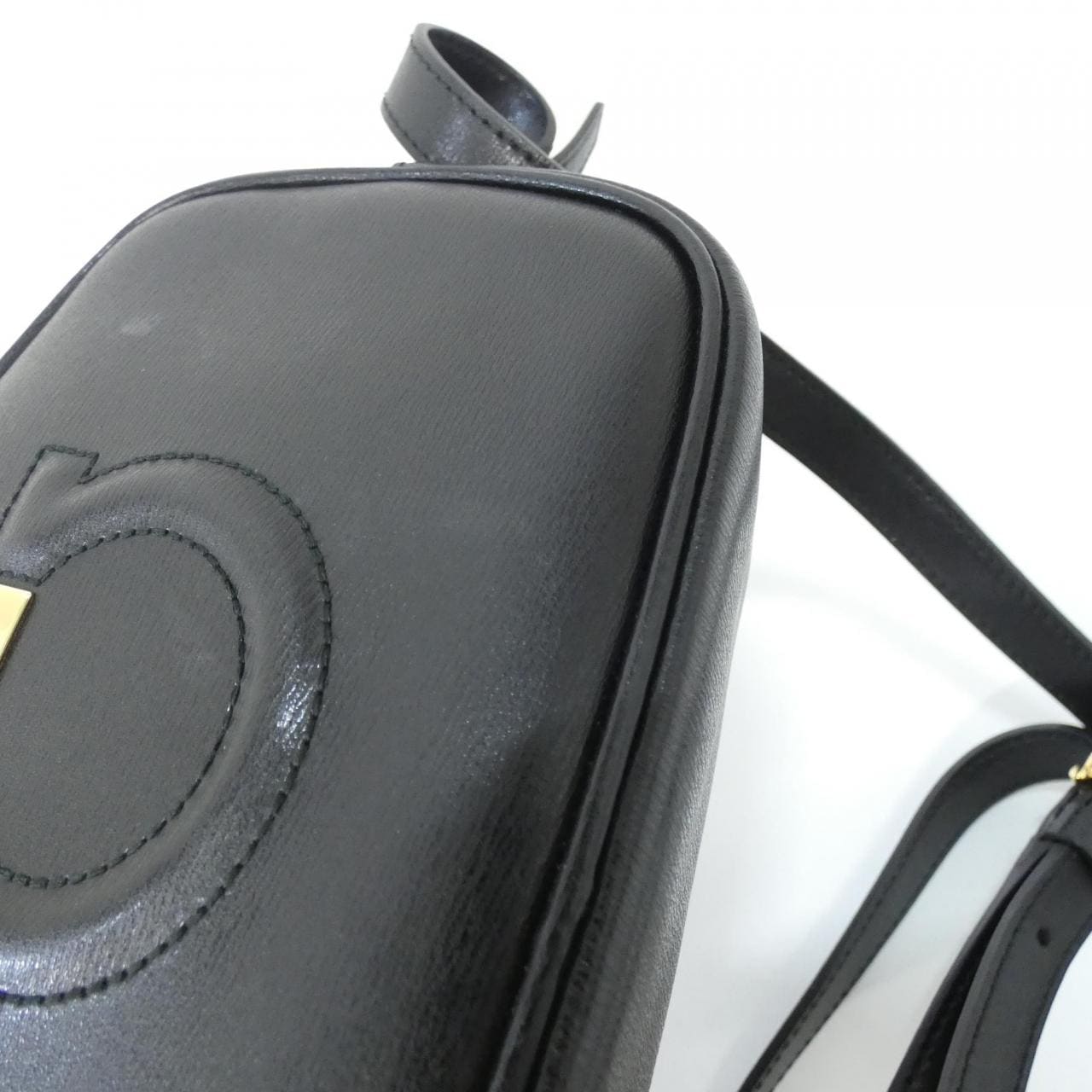 サルヴァトーレフェラガモ CITY 21 H006 ショルダーバッグ