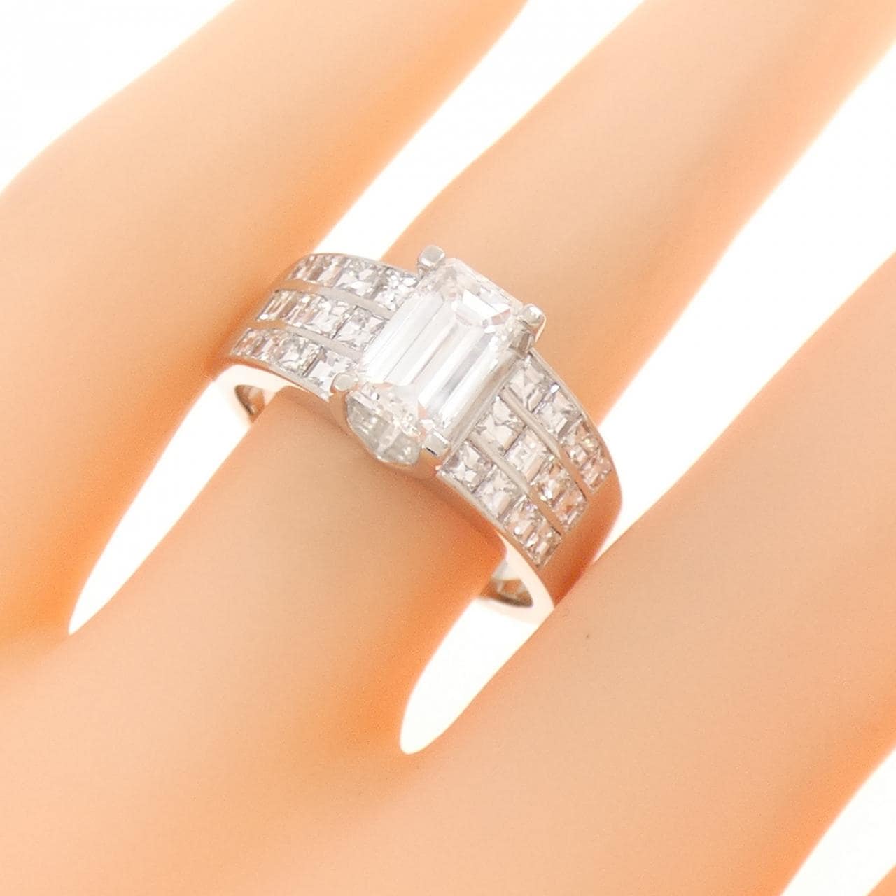 PT900 ダイヤモンド リング 1.203CT F VVS2 エメラルドカット