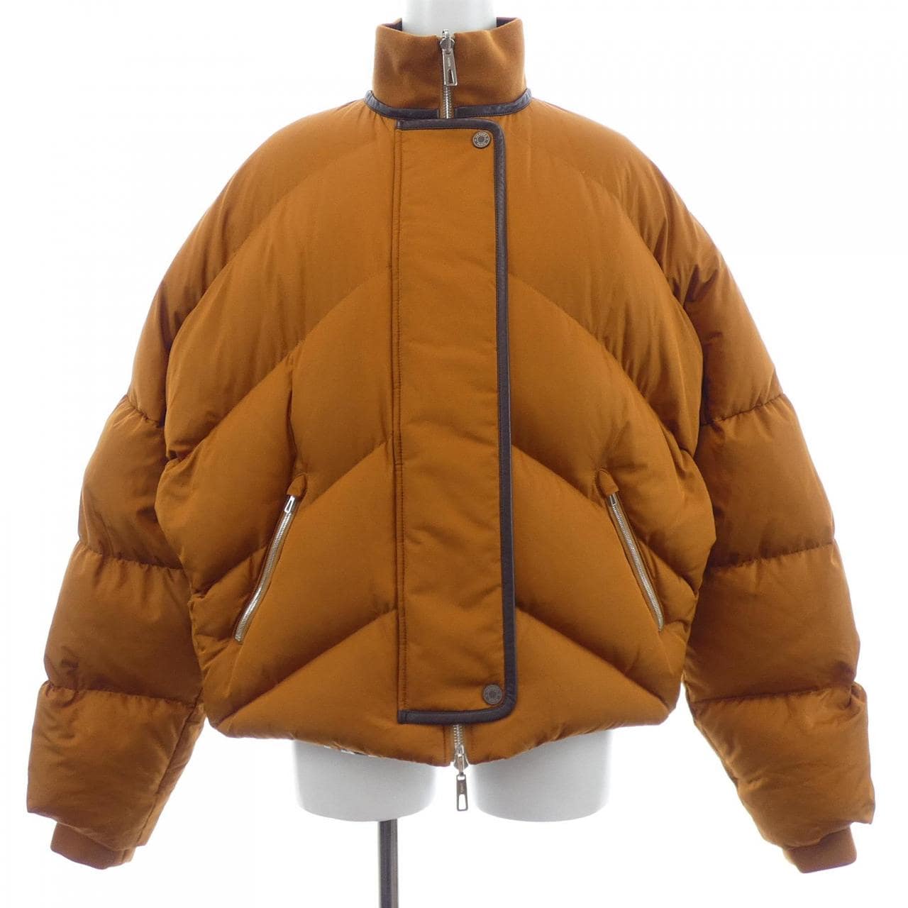 エルメス HERMES ボリュデュック *97-7110β. ダウンジャケット