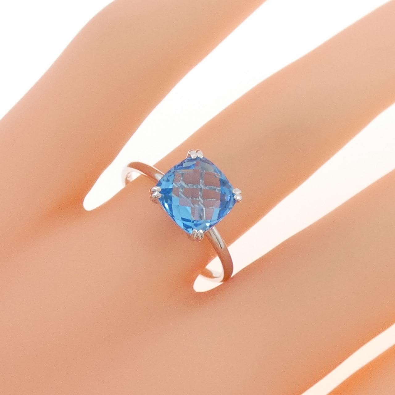 K18WG ブルートパーズ リング 3.00CT
