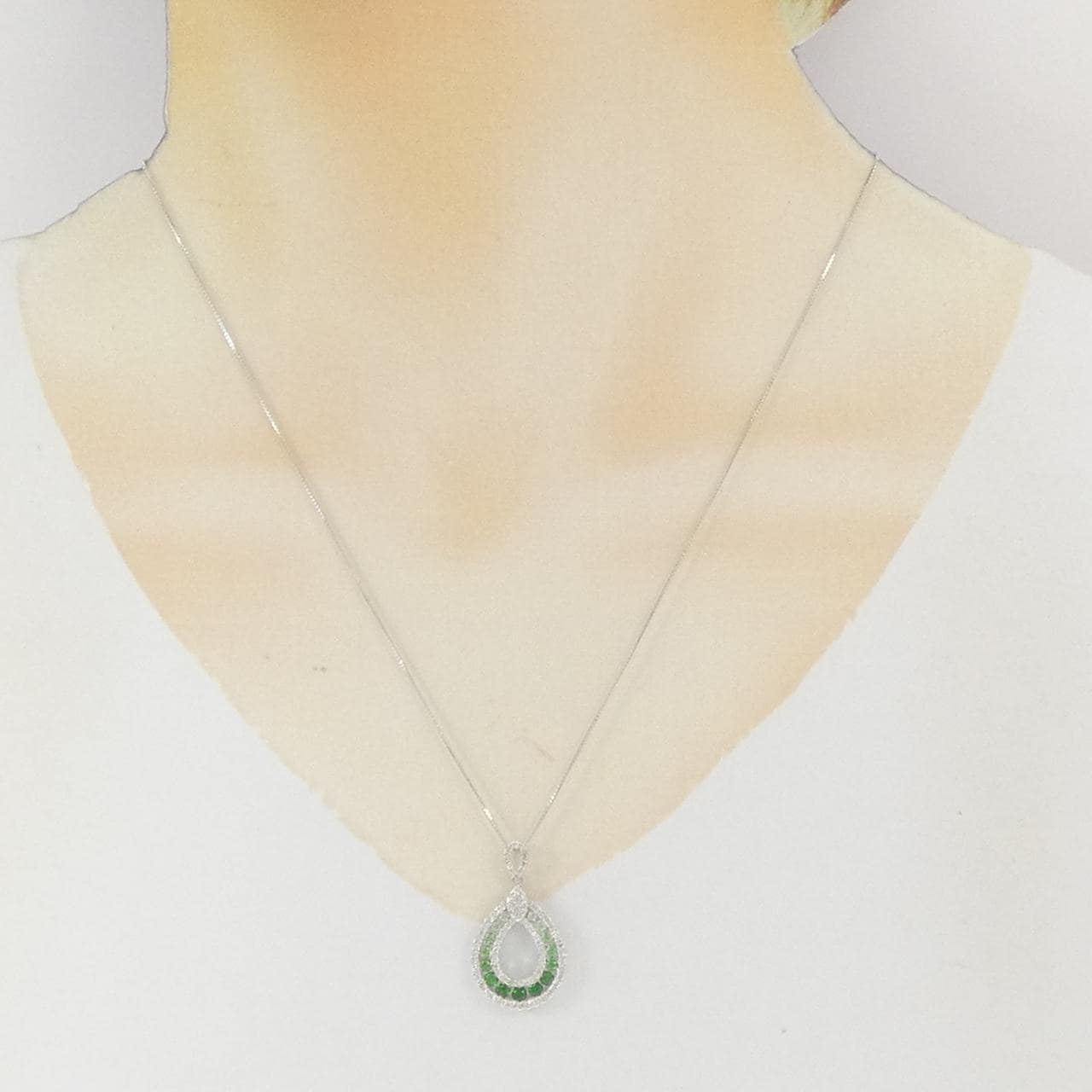 K18WG グリーンガーネット ネックレス 0.43CT