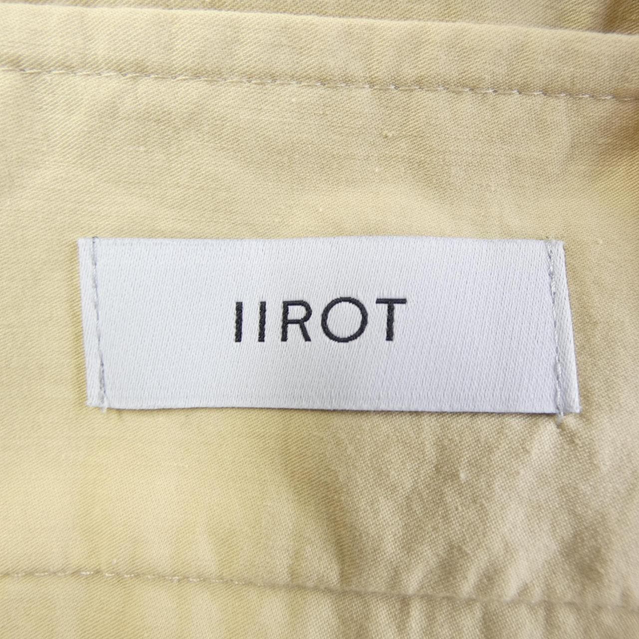 イロット IIROT ベスト