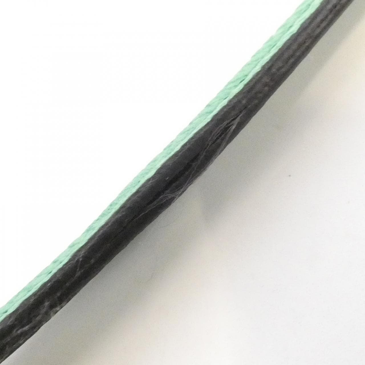 ルイヴィトン モノグラム エクリプス ポルト カルト オン ストラップ M83153 パスケース