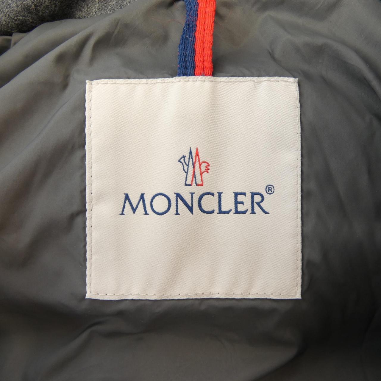 モンクレール MONCLER ダウンジャケット
