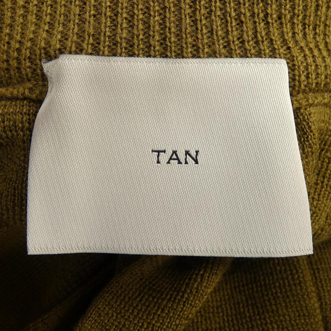 タン TAN スカート