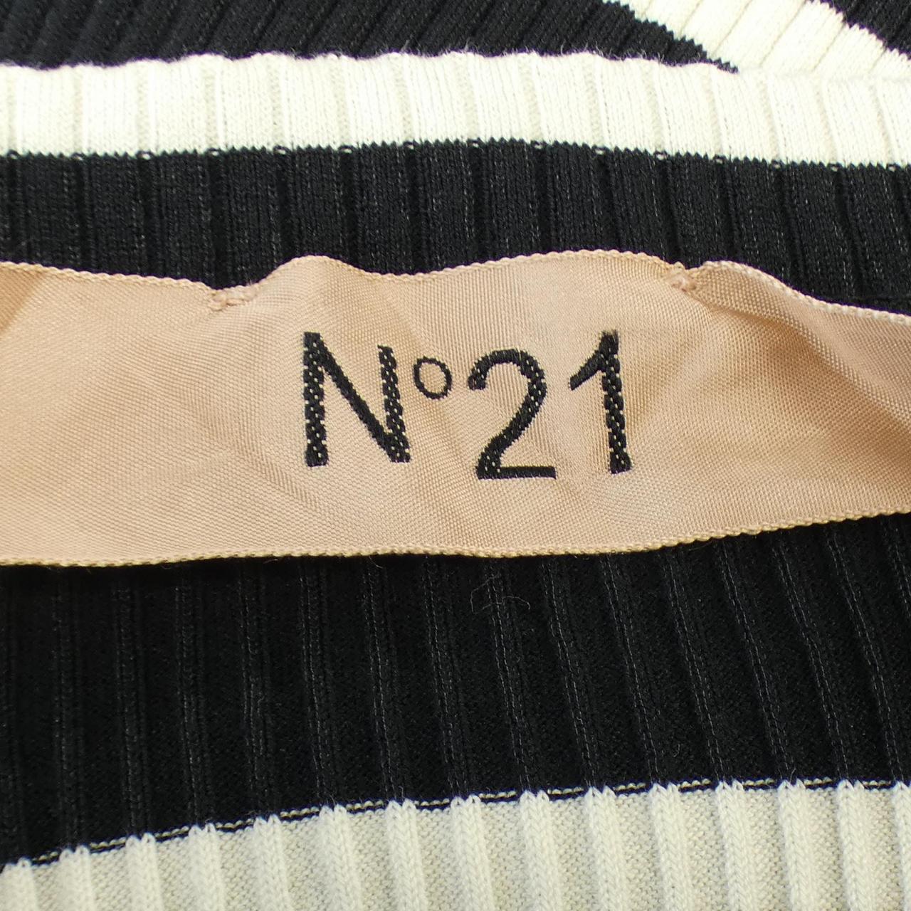 ヌメロヴェントゥーノ N°21 トップス