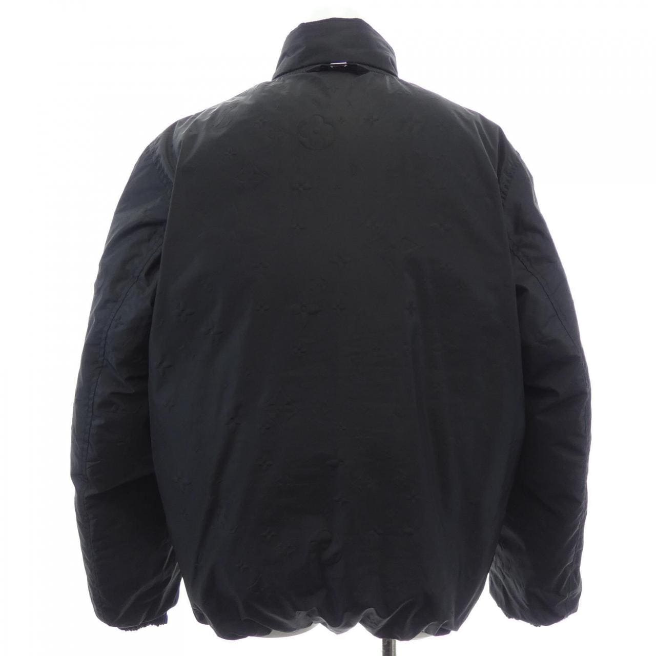 ルイヴィトン LOUIS VUITTON HLB45WAB2 ダウンジャケット