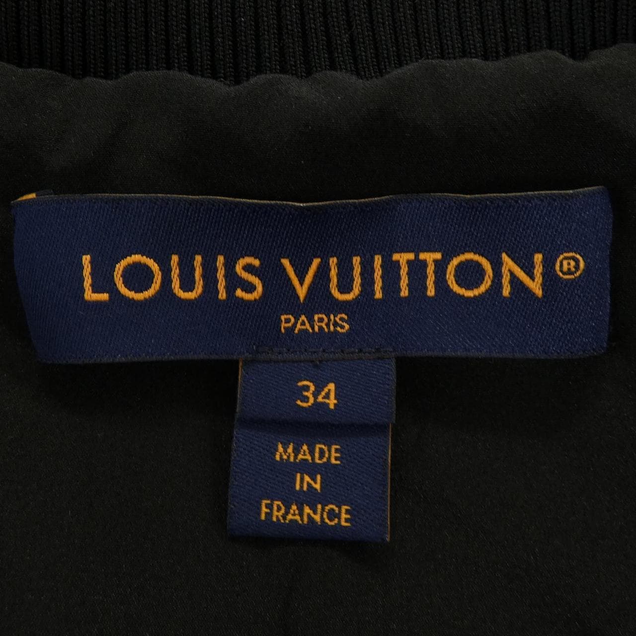 ルイヴィトン LOUIS VUITTON エンボスモノグラム FMJA26D97 ブルゾン