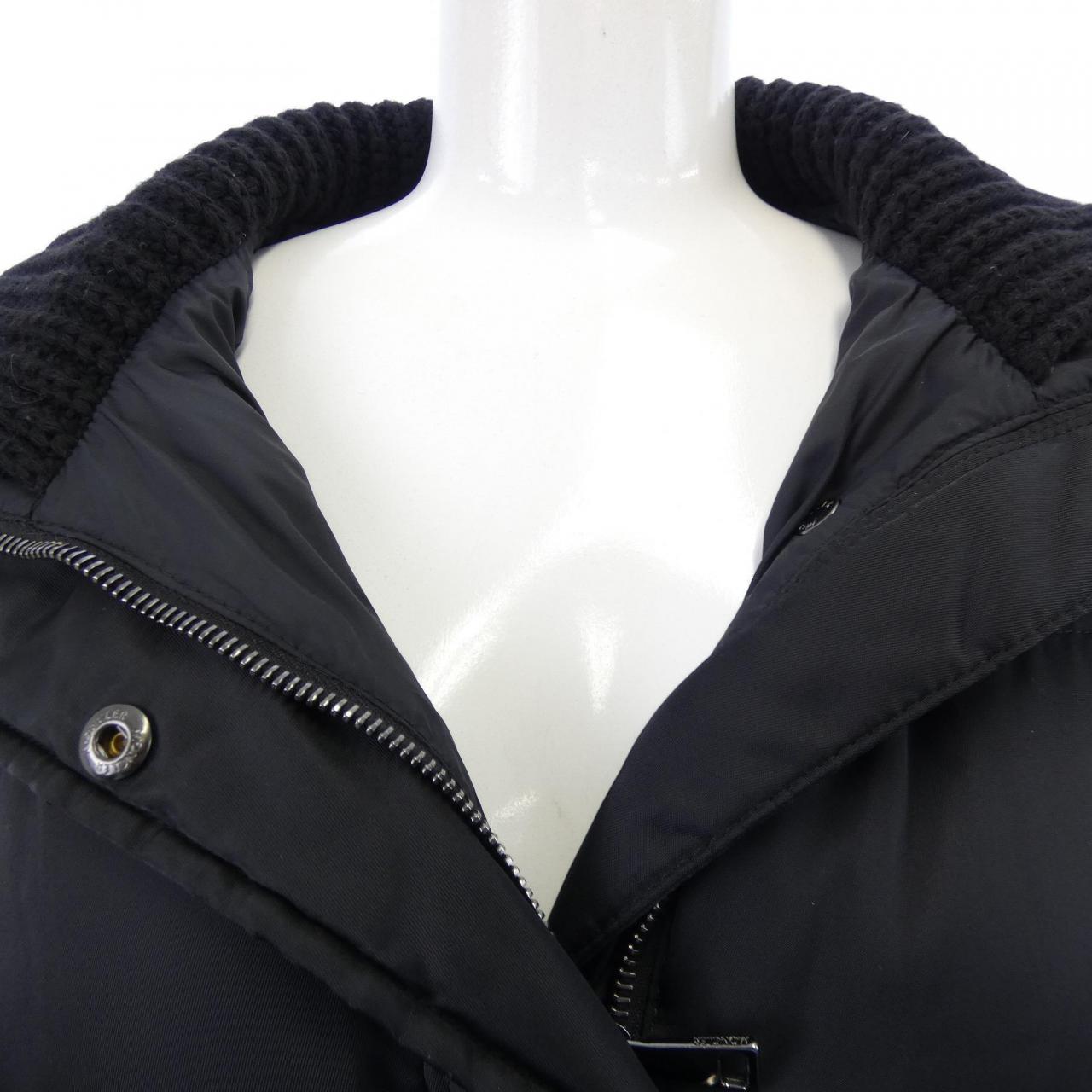 モンクレール MONCLER FATSIA ダウンジャケット