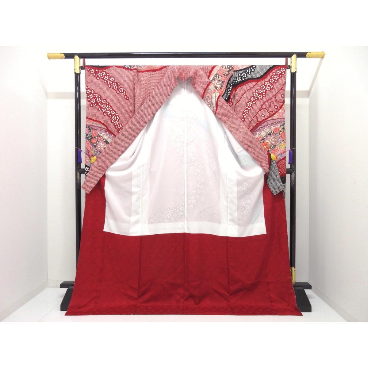 振袖　友禅金彩加工　刺繍入り絞り加工