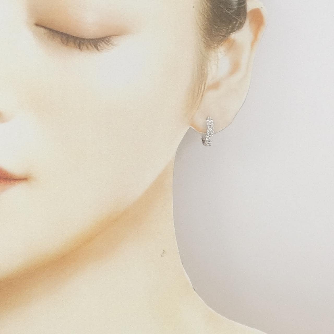 K18WG フラワー ダイヤモンド ピアス 0.24CT