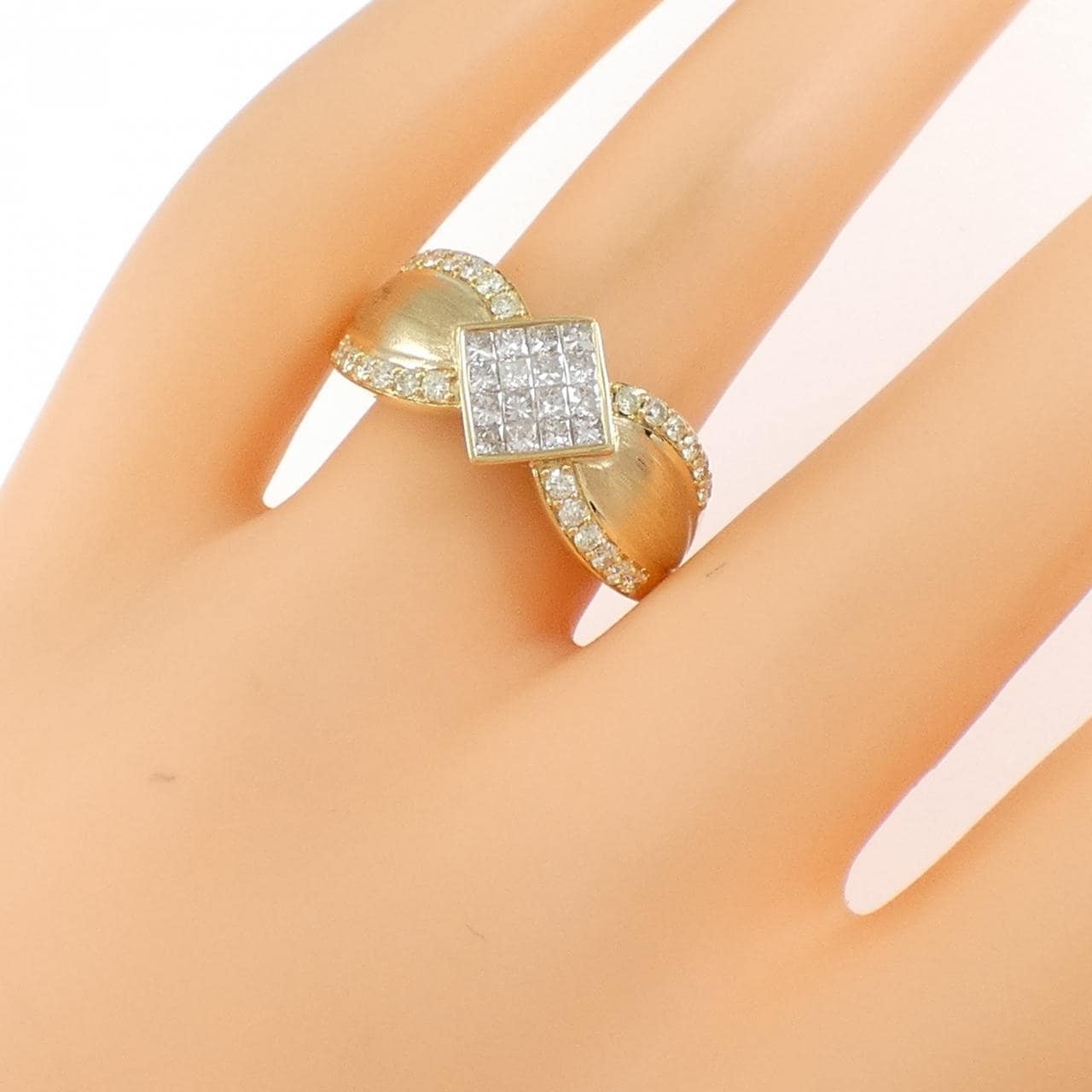 K18YG ダイヤモンド リング 0.70CT