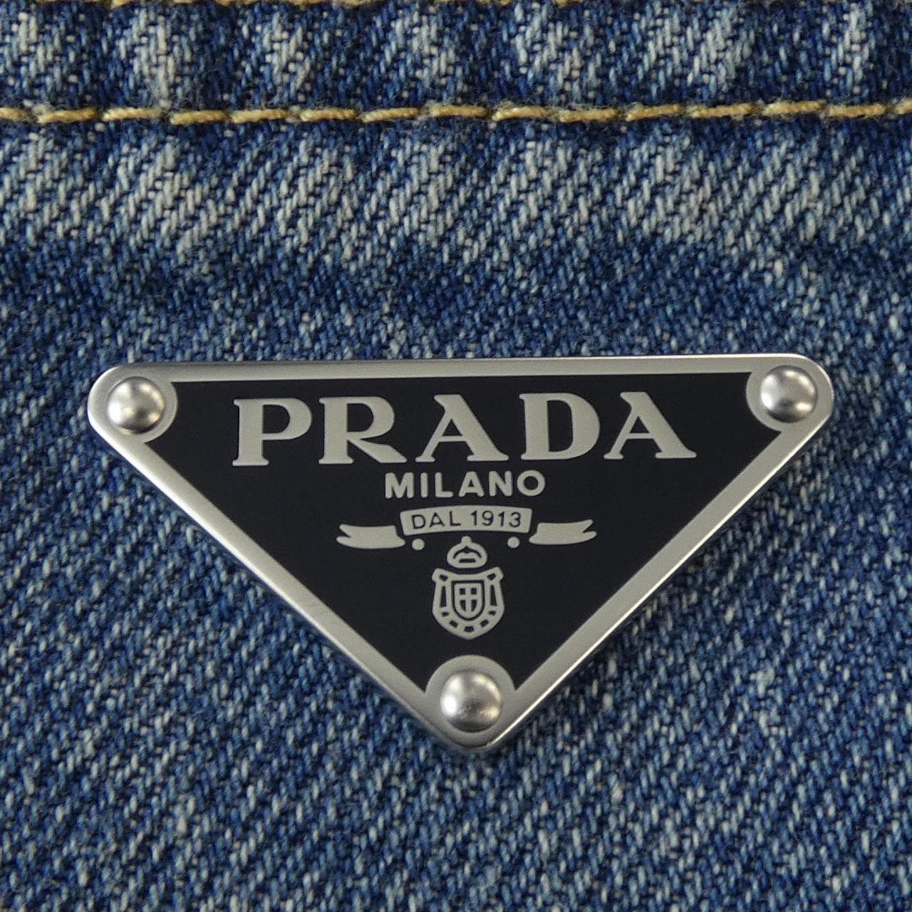 Prada PRADA三角LOGO GFP495 S231 16PK短裤
