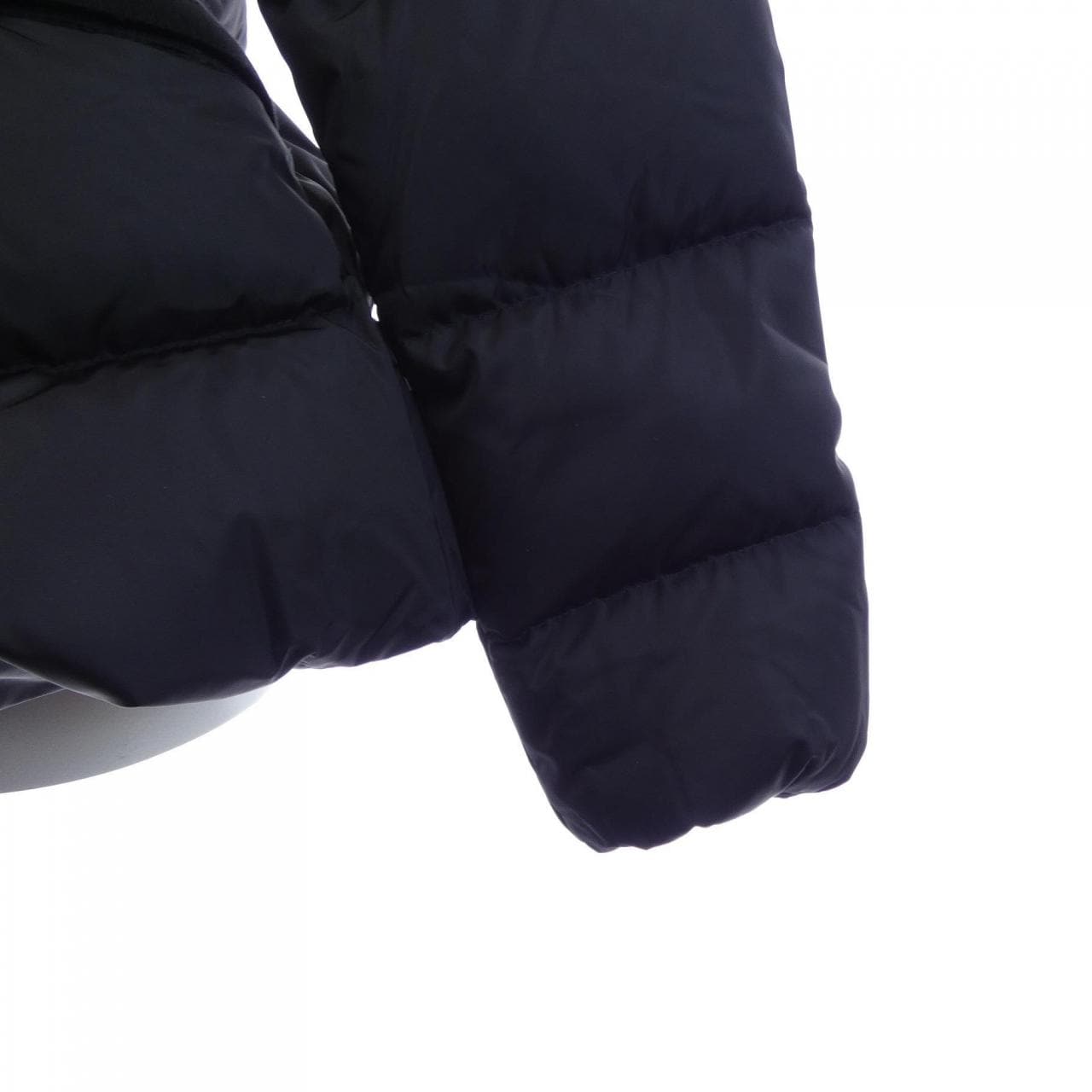 モンクレール MONCLER AVOCE ダウンジャケット