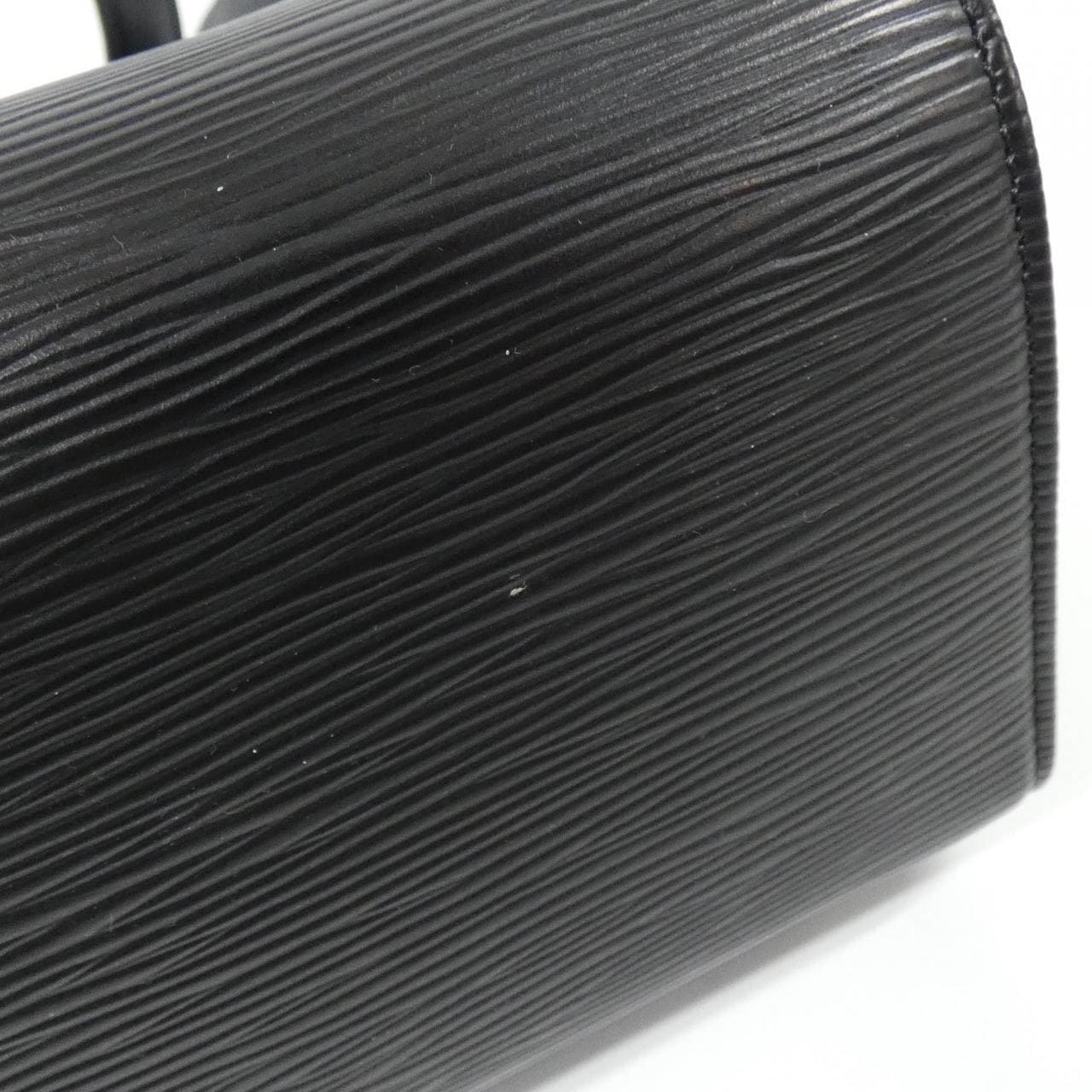 ルイヴィトン エピ ミニュイ M52392 バッグ