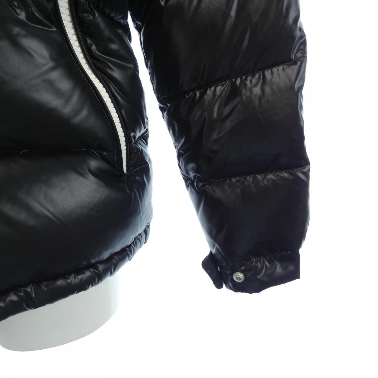 モンクレール MONCLER ダウンジャケット