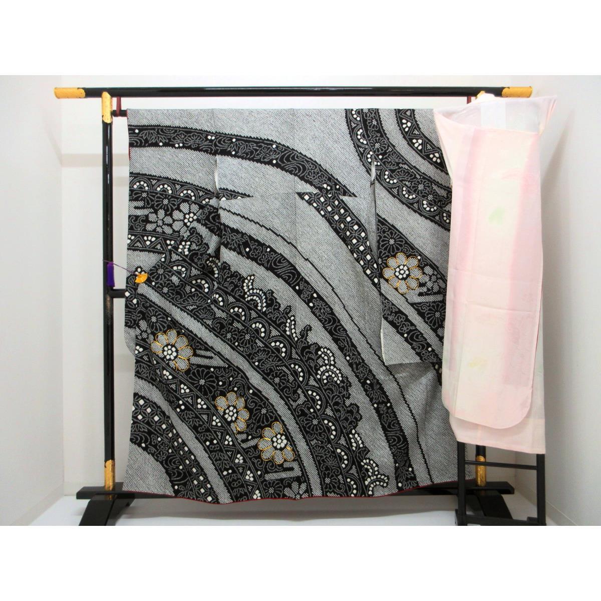 Furisode Kimono (Fully Dyed Kimono and Nagajuban) 2-Piece Set, Length S