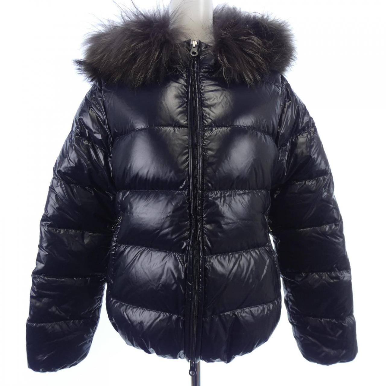 デュベティカ DUVETICA ダウンジャケット