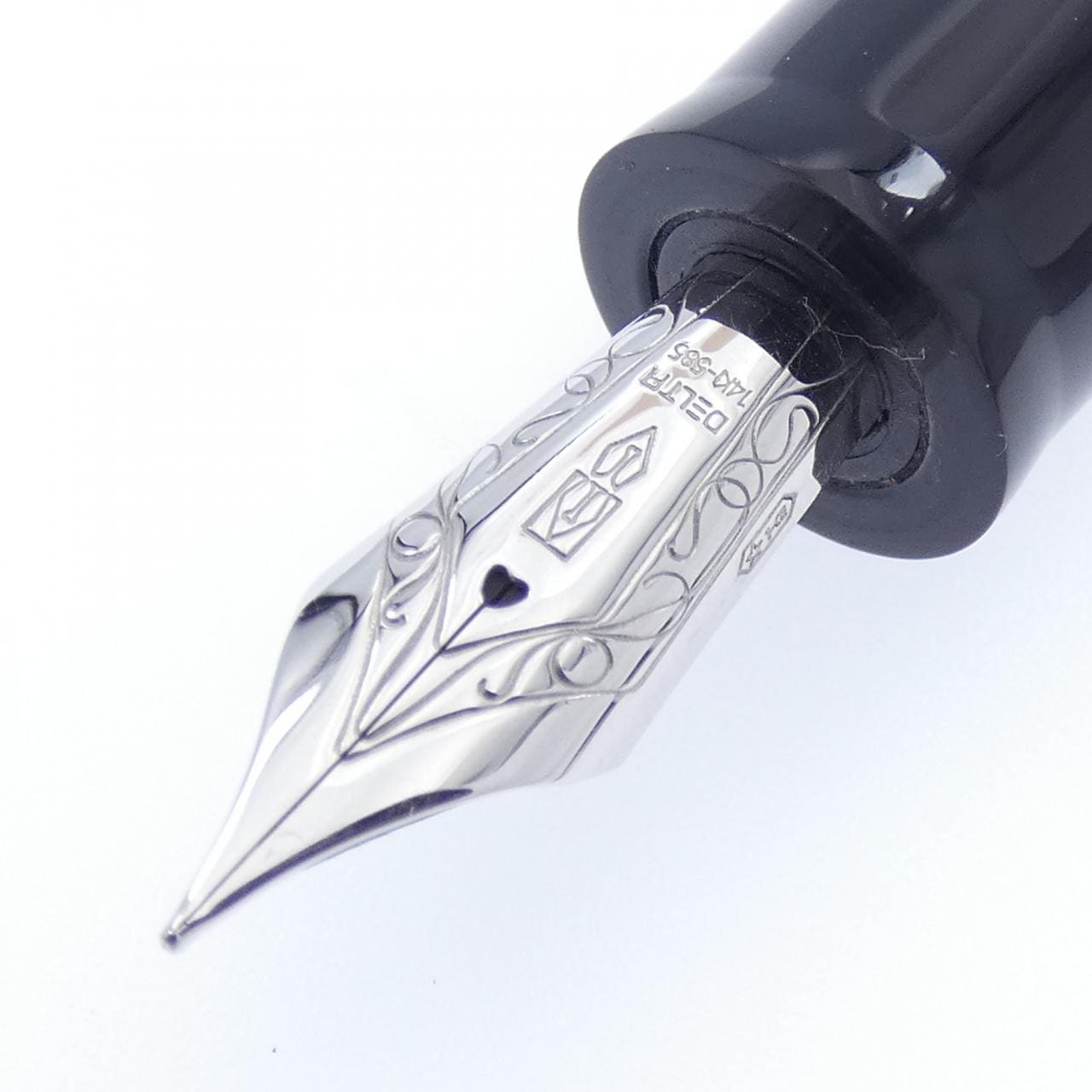 デルタ ドルチェビータミッドサイズ 万年筆