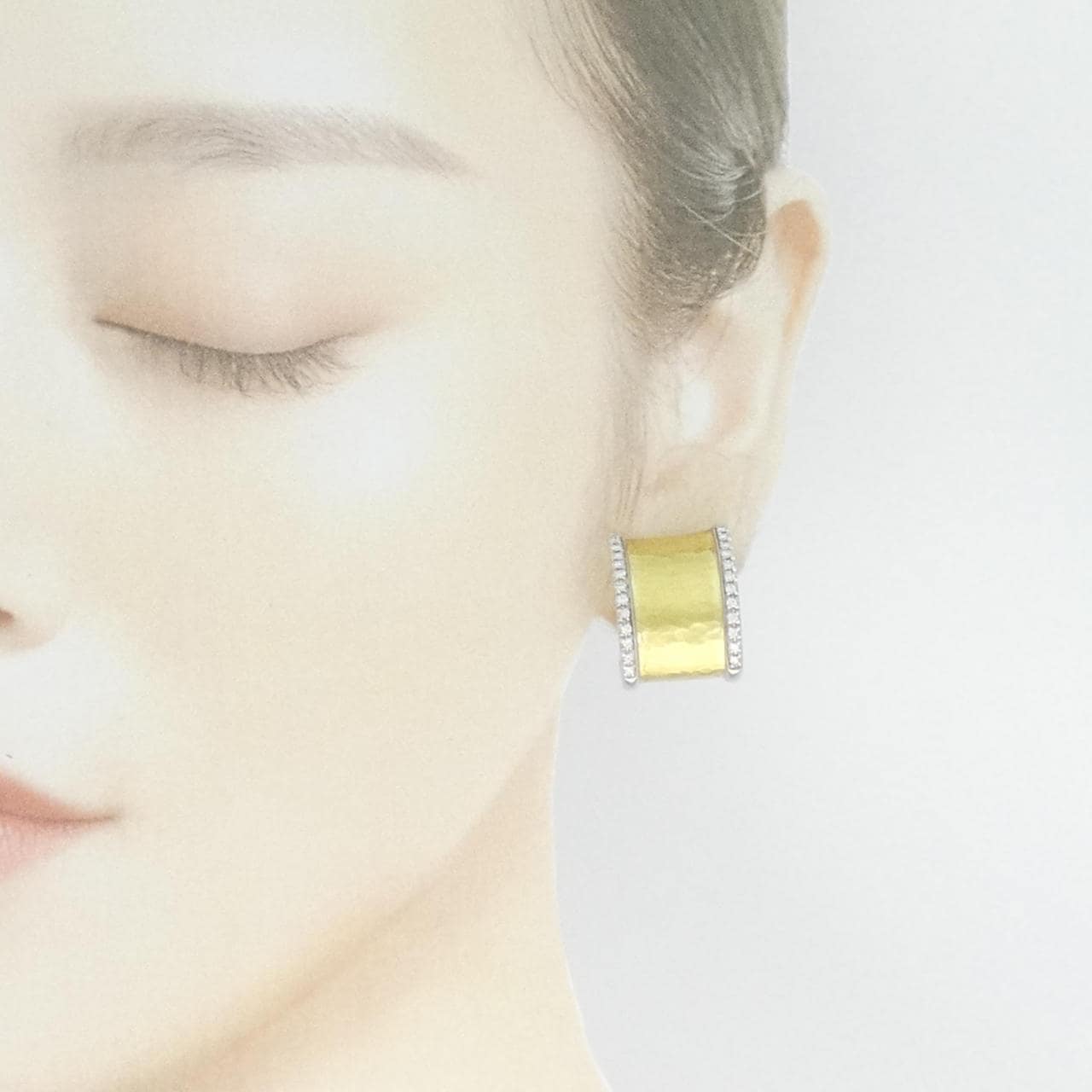 750YG/750WG Diamond earrings