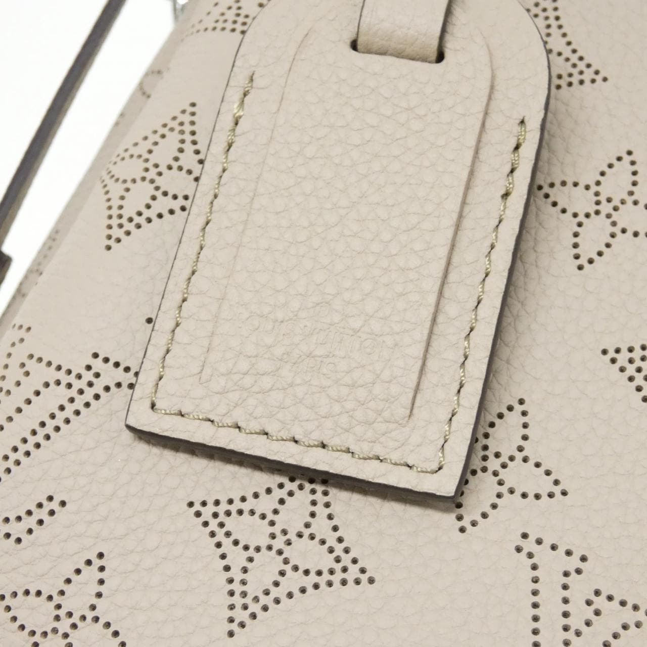 ルイヴィトン マヒナ ハンド イット オール PM M24255 ショルダーバッグ