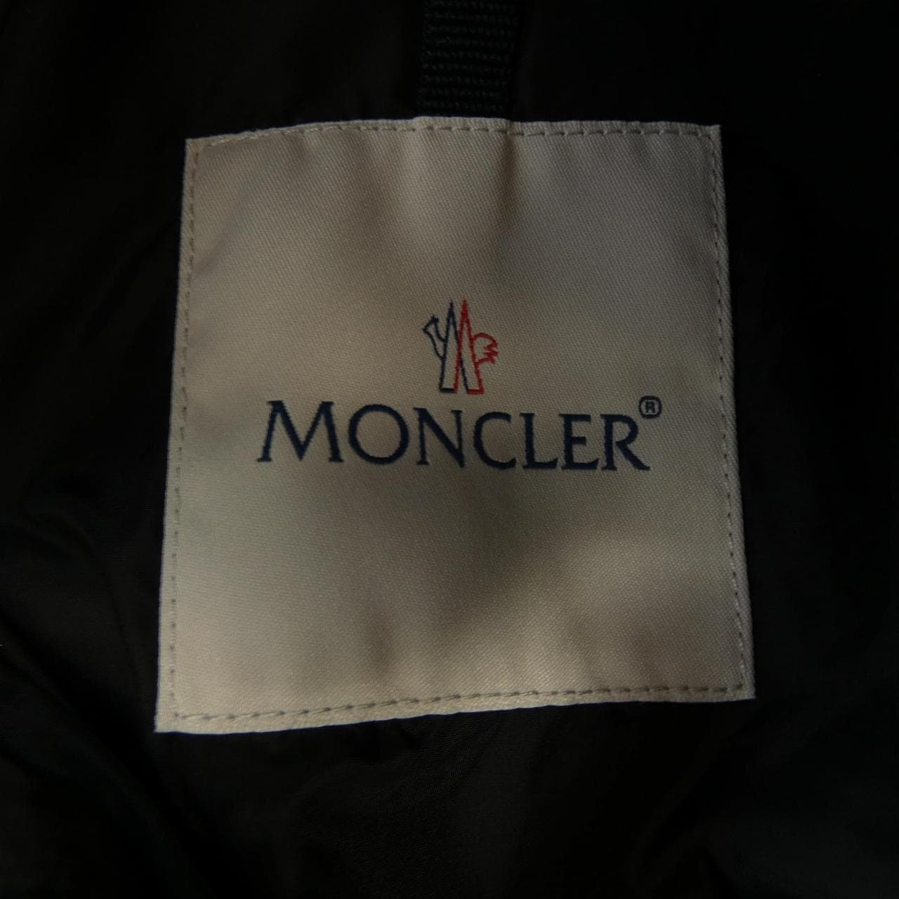 モンクレール MONCLER ダウンジャケット