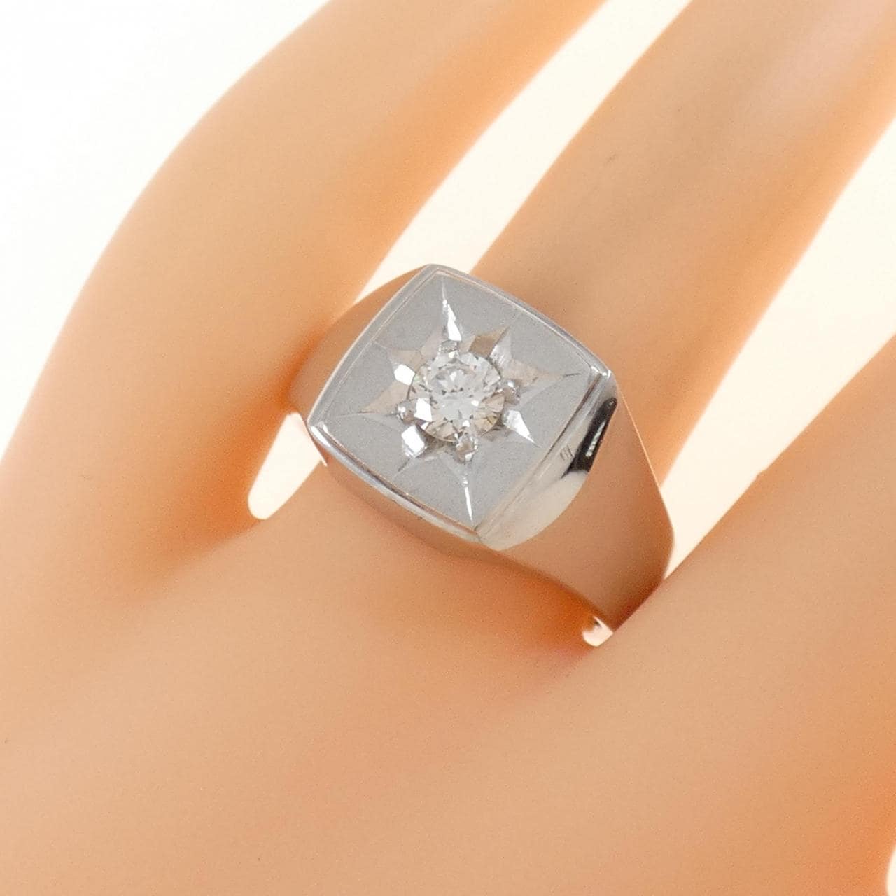 PT Seal Diamond Ring 0.32CT