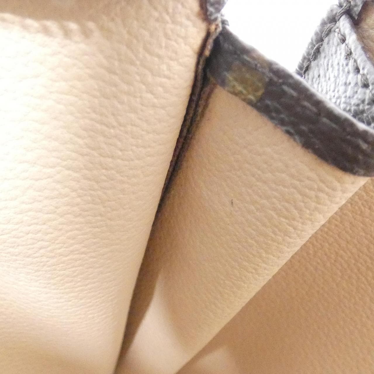 ルイヴィトン モノグラム ポッシュ トワレ 26cm M47542 ポーチ