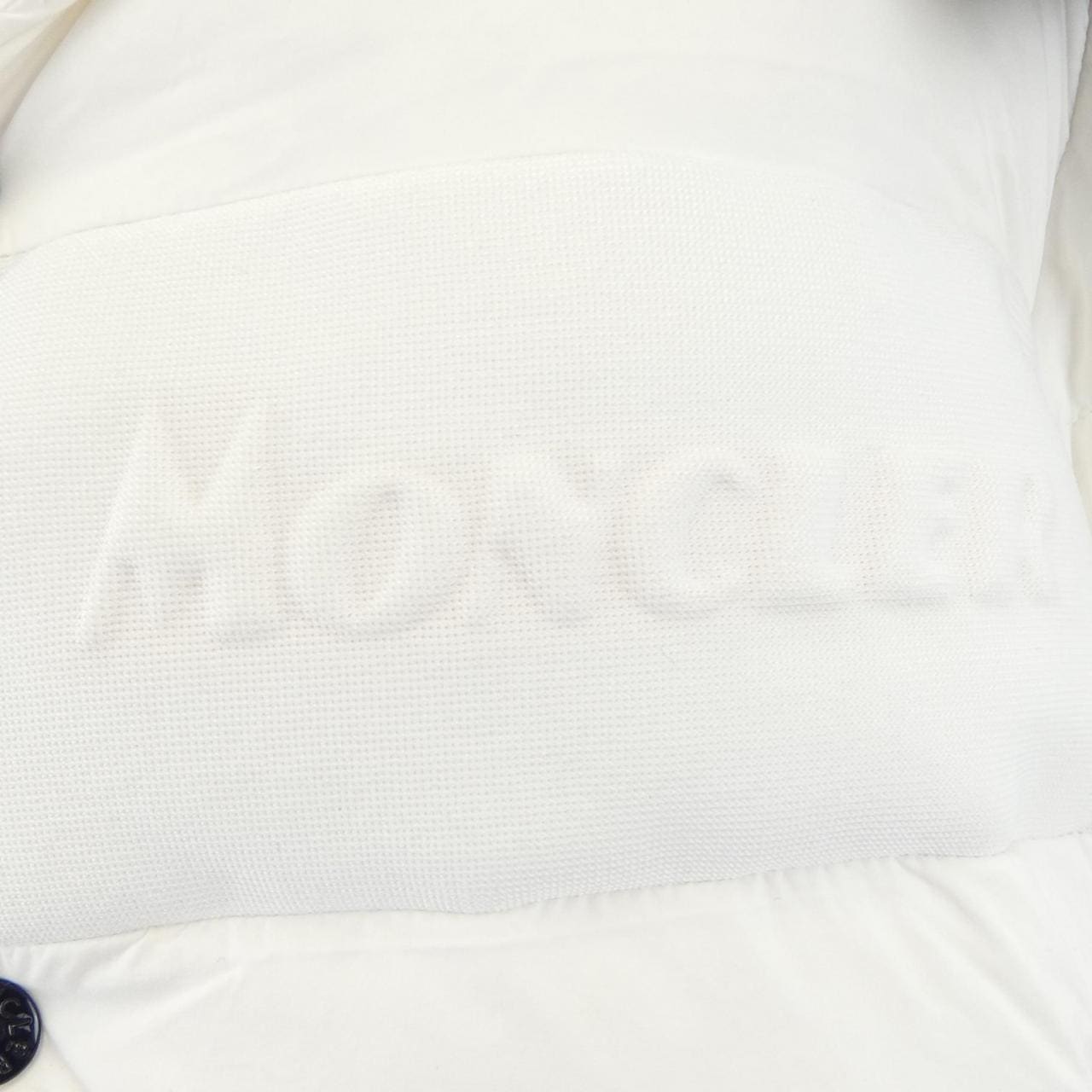 モンクレール MONCLER ダウンジャケット