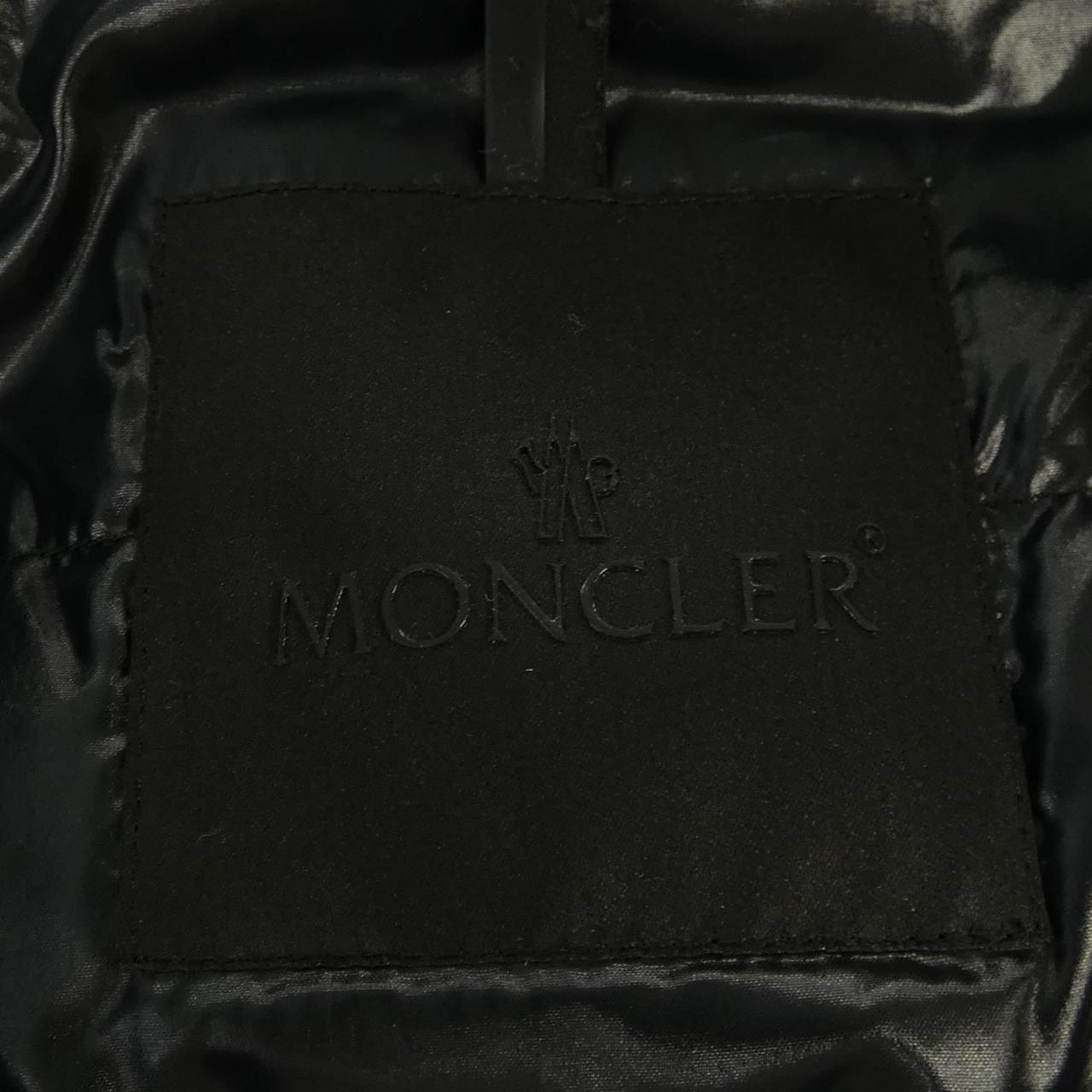 モンクレール MONCLER ダウンジャケット