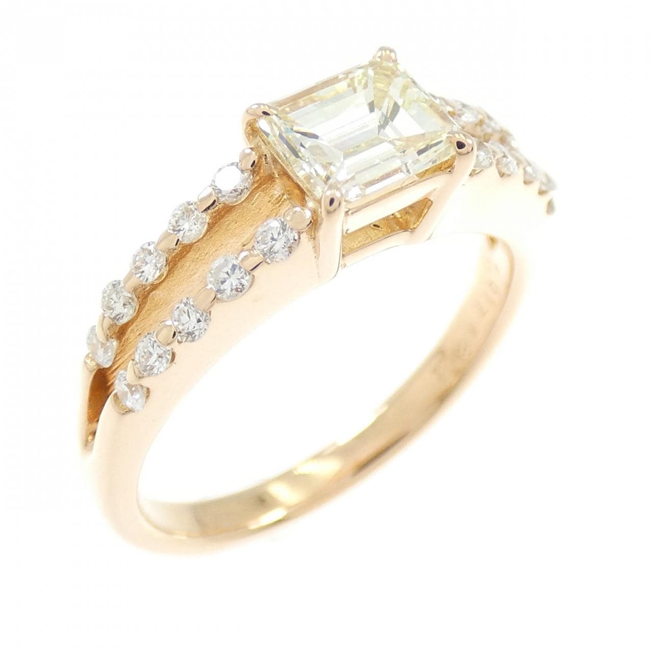 K18PG ダイヤモンド リング 0.617CT M VS2 エメラルドカット