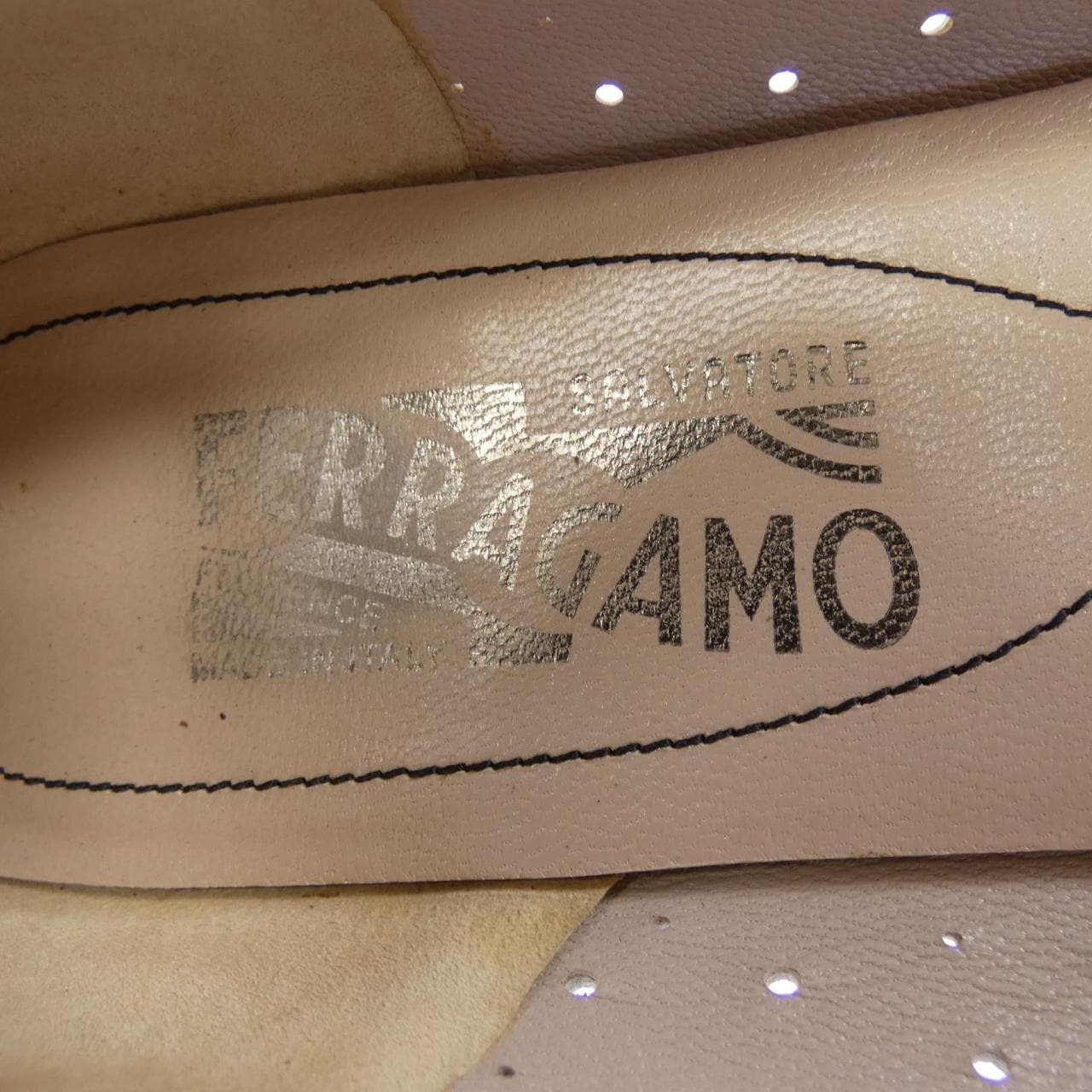 サルヴァトーレフェラガモ SALVATORE FERRAGAMO フラットシューズ