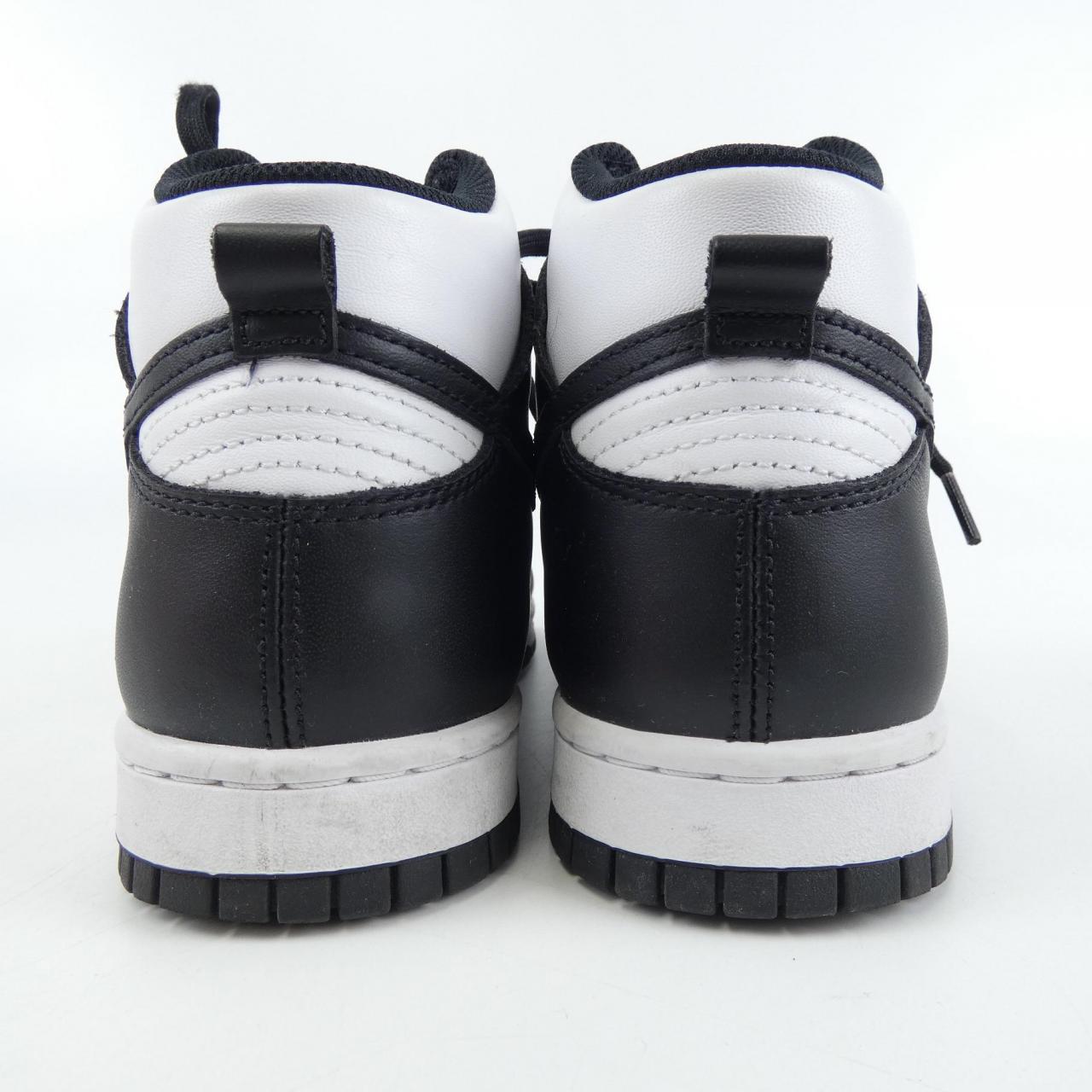 ナイキ NIKE スニーカー