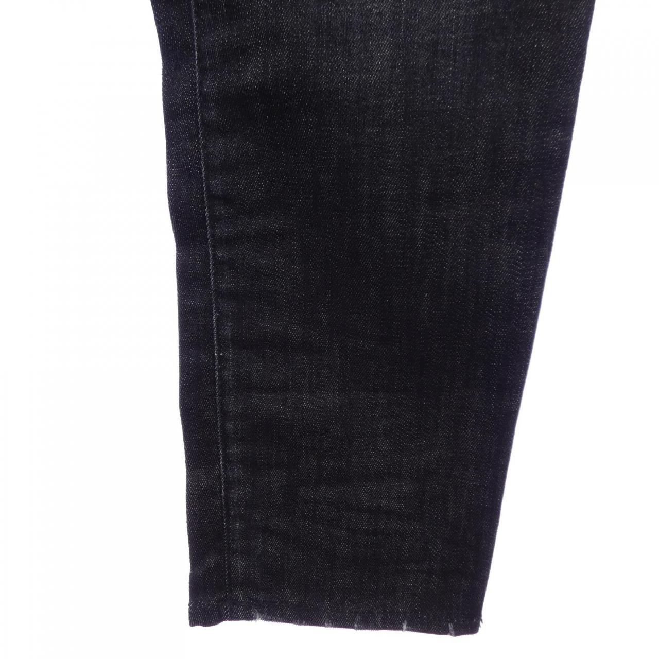 ディースクエアード DSQUARED2 S71LB0372 ジーンズ