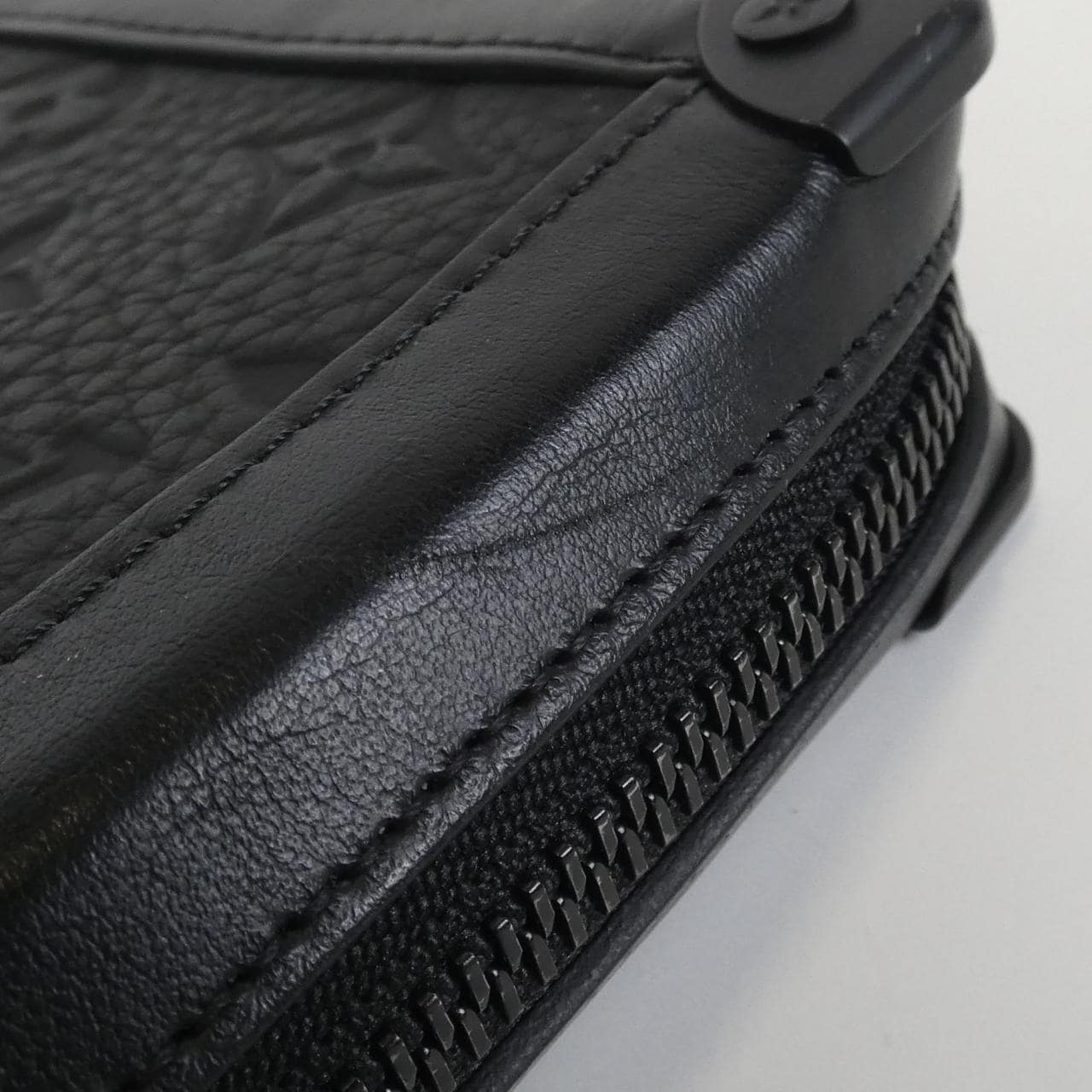 ルイヴィトン トリヨン モノグラム ソフトトランク クラッチ M68986 バッグ