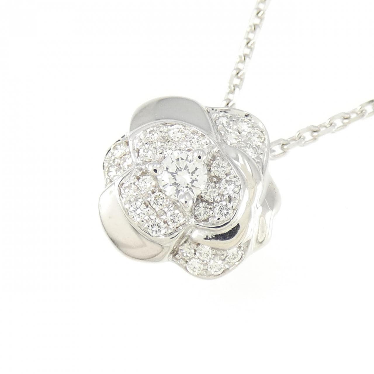 CHANEL camellia necklace