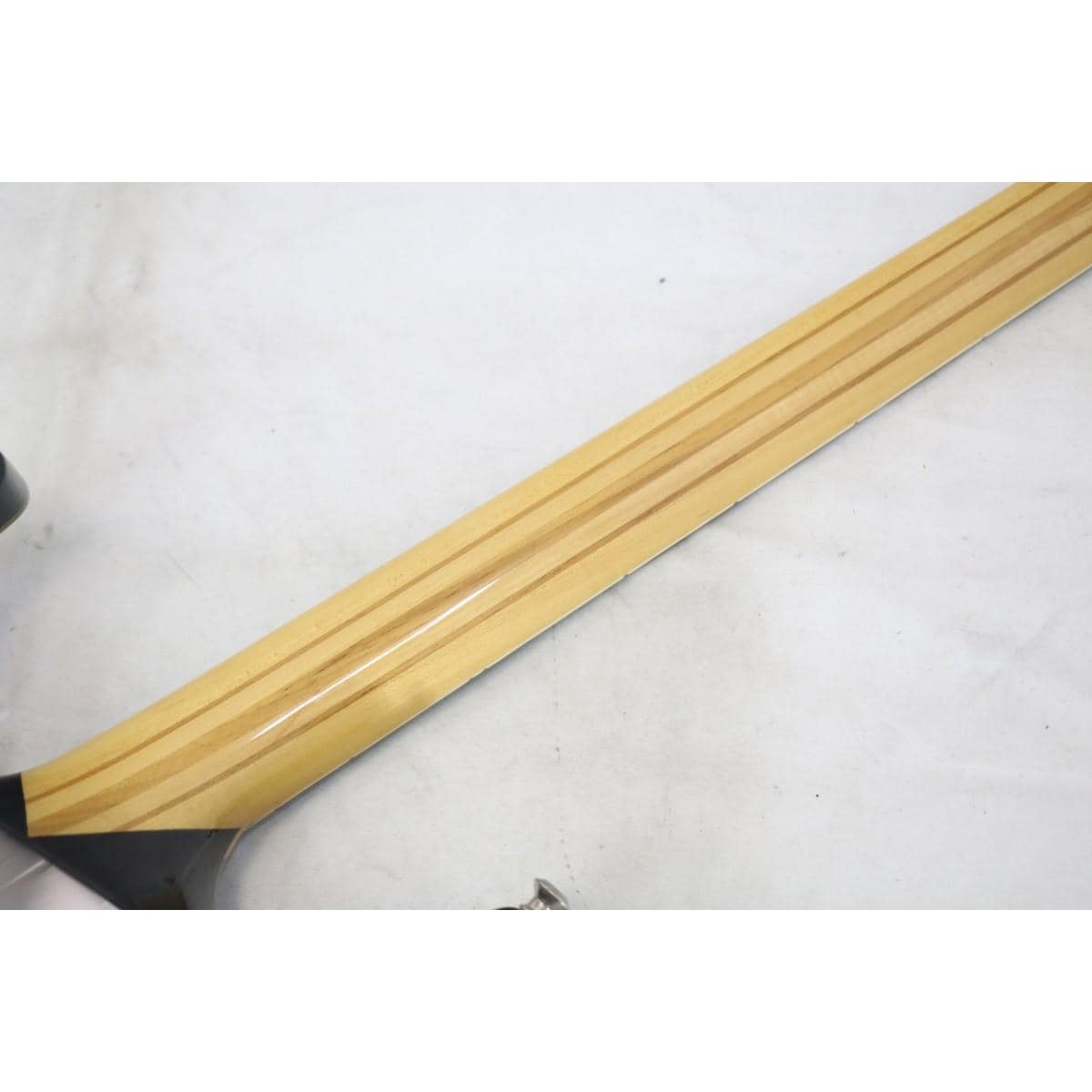 ＥＤＷＡＲＤＳ　　Ｅ－ＨＲ－１３５ＦＭ