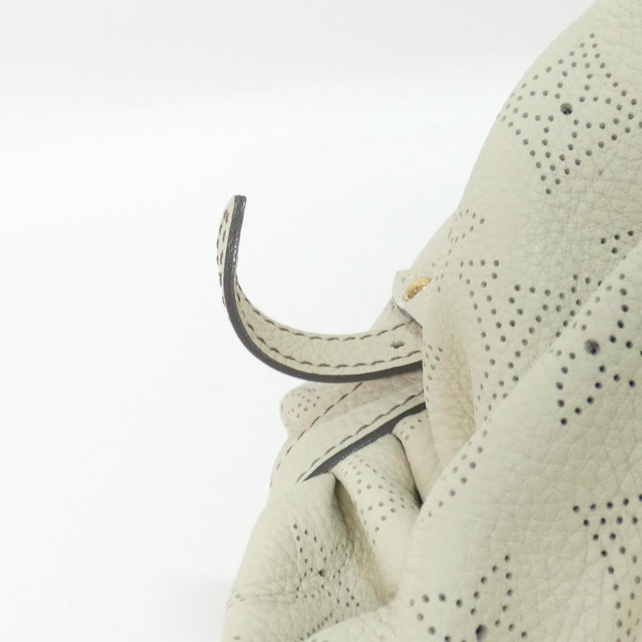 ルイヴィトン マヒナ XL M95548 ショルダーバッグ