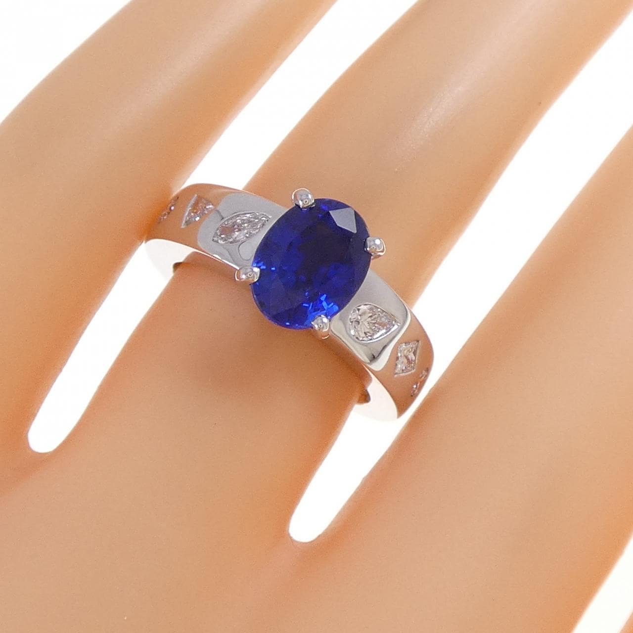 CHANEL蓝宝石戒指