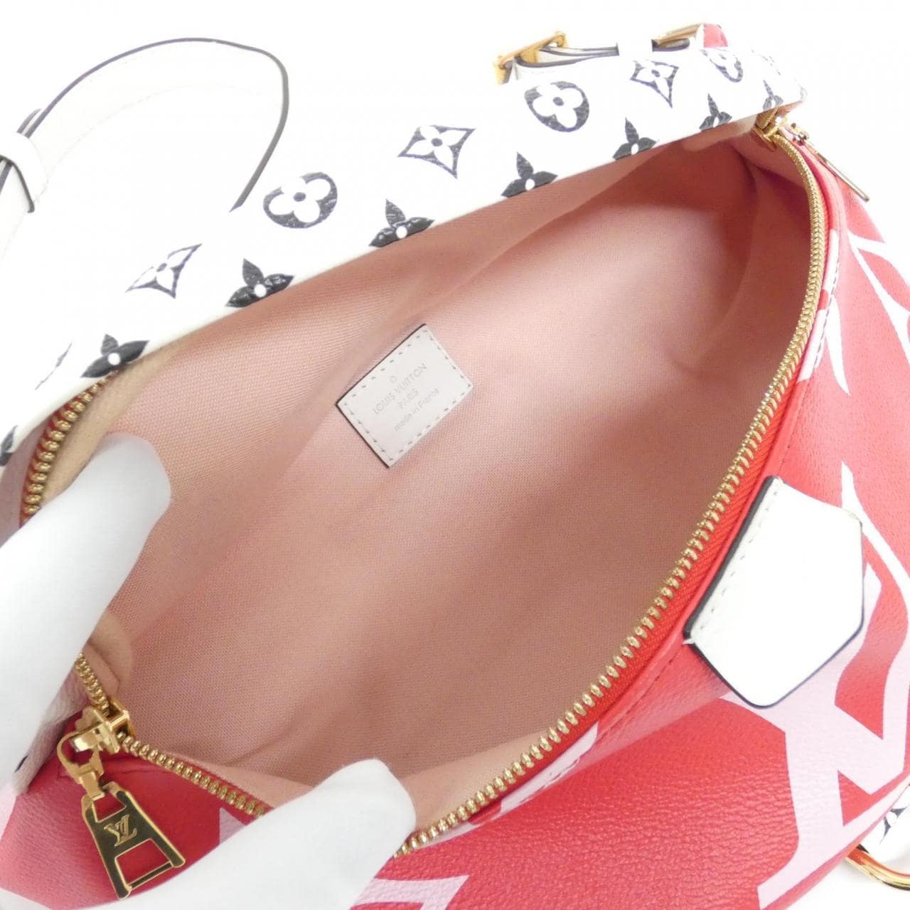 ルイヴィトン モノグラム ジャイアント バムバッグ M44575 ショルダーバッグ