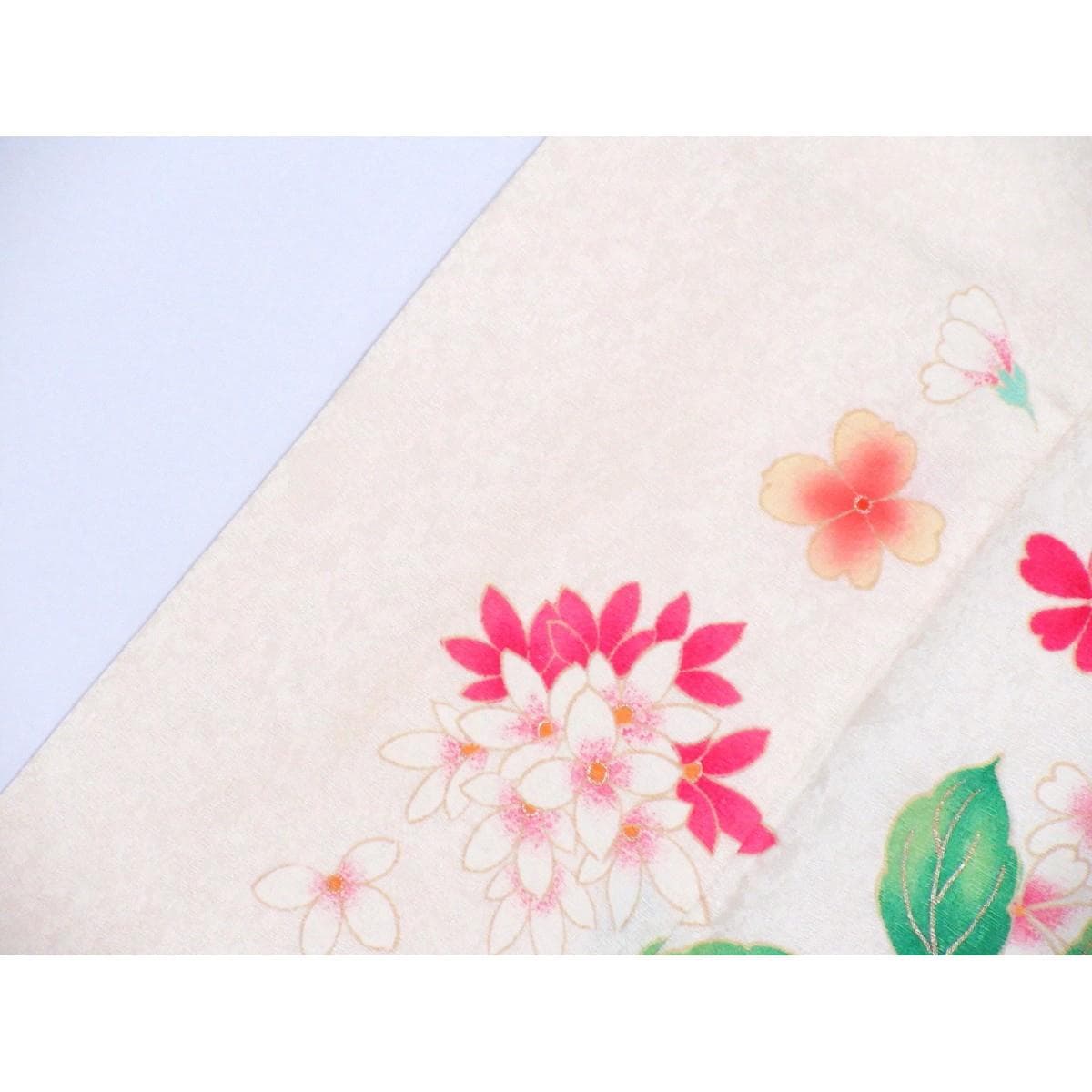 振袖　友禅金彩加工　刺繍入りボカシ染