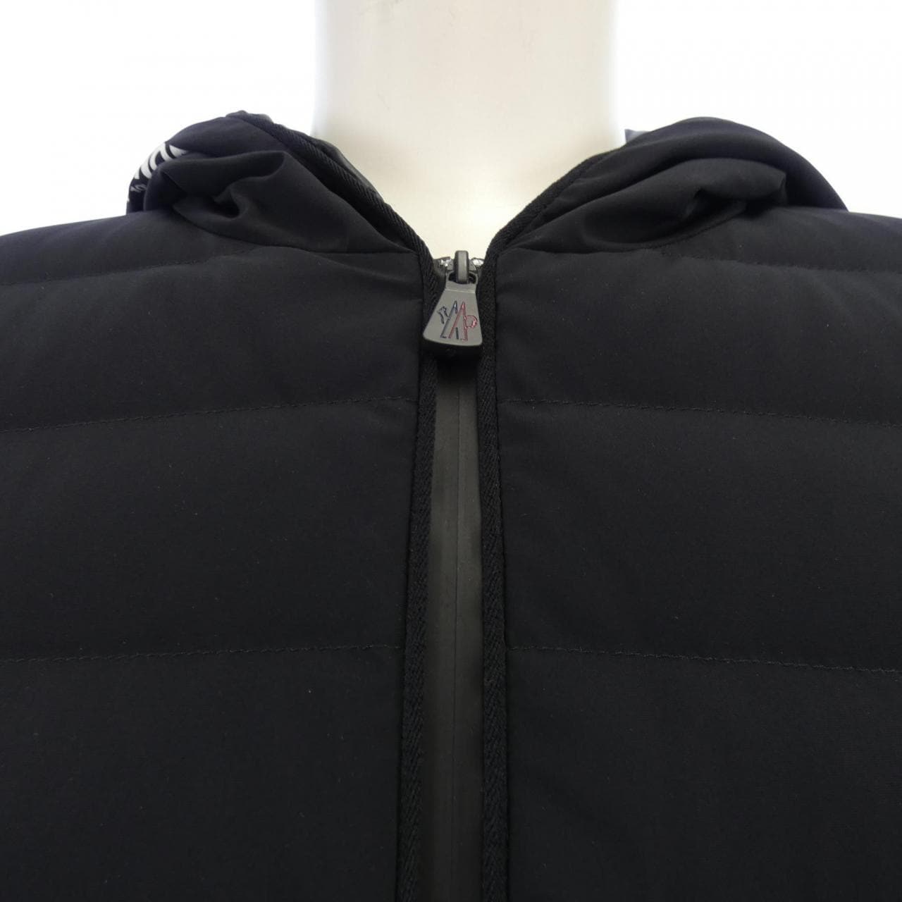 モンクレールグルノーブル MONCLER GRENOBLE J20978G00023 ダウンジャケット