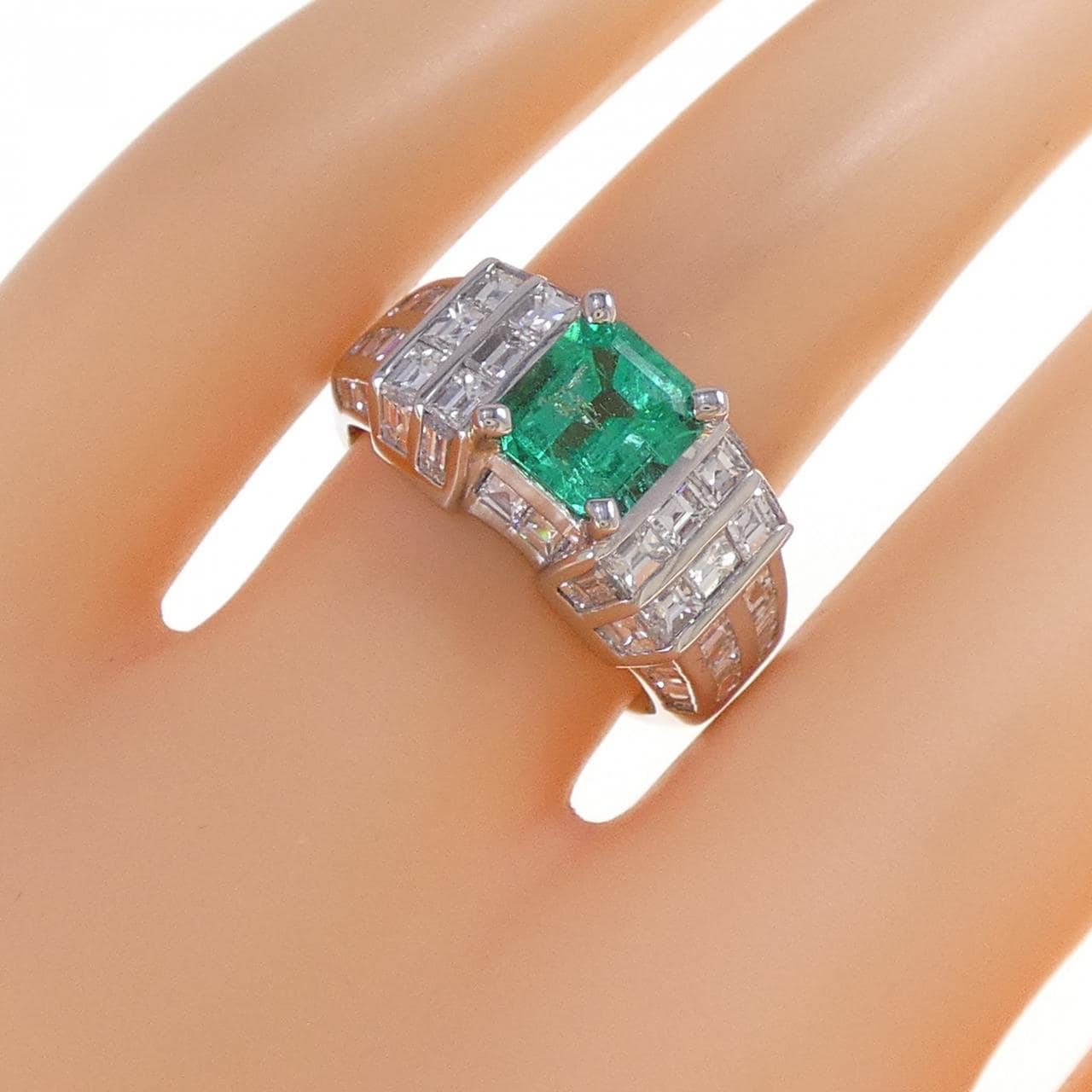 PT900 エメラルド リング 1.26CT