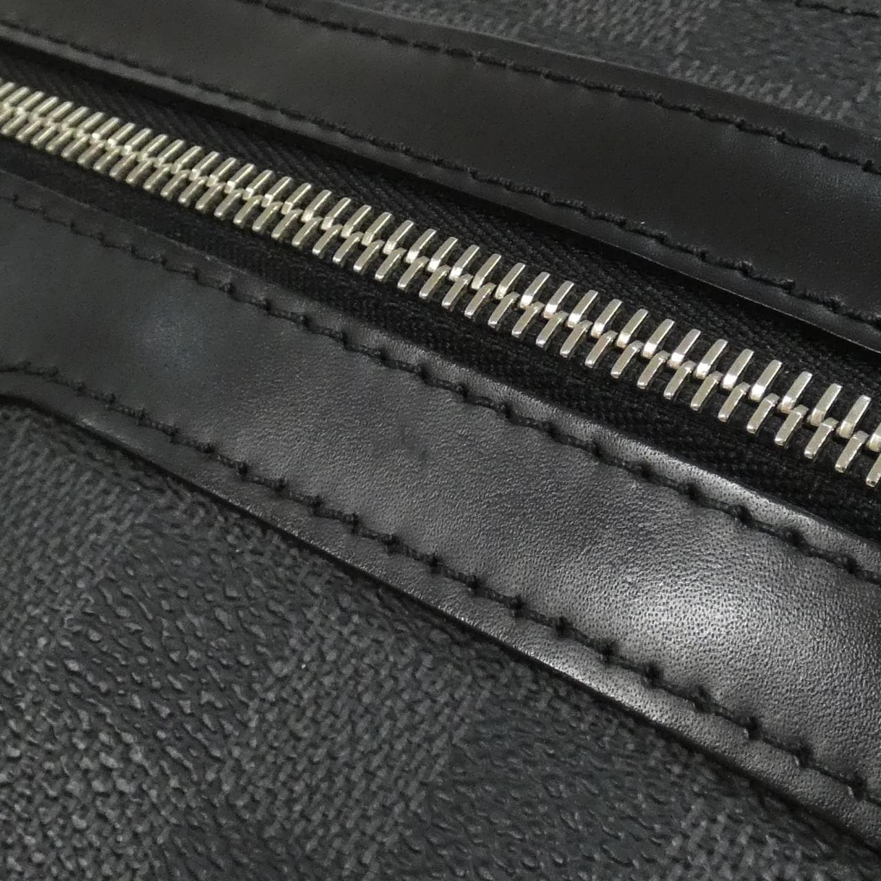 ルイヴィトン ダミエ グラフィット ダニエル MM N58029 ショルダーバッグ